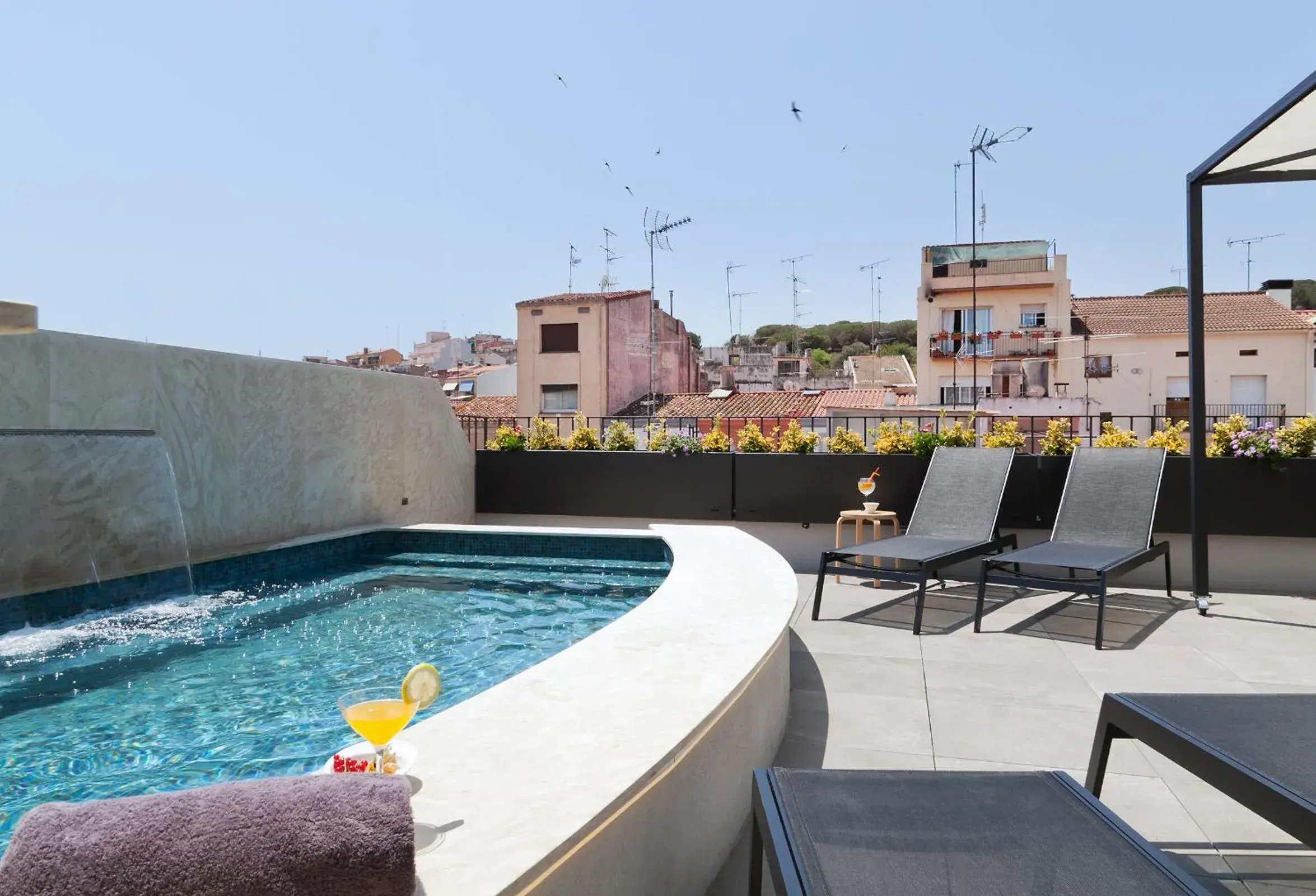 Swimming pool in Vila Arenys Hotel Swimming pool in Vila Arenys Hotel