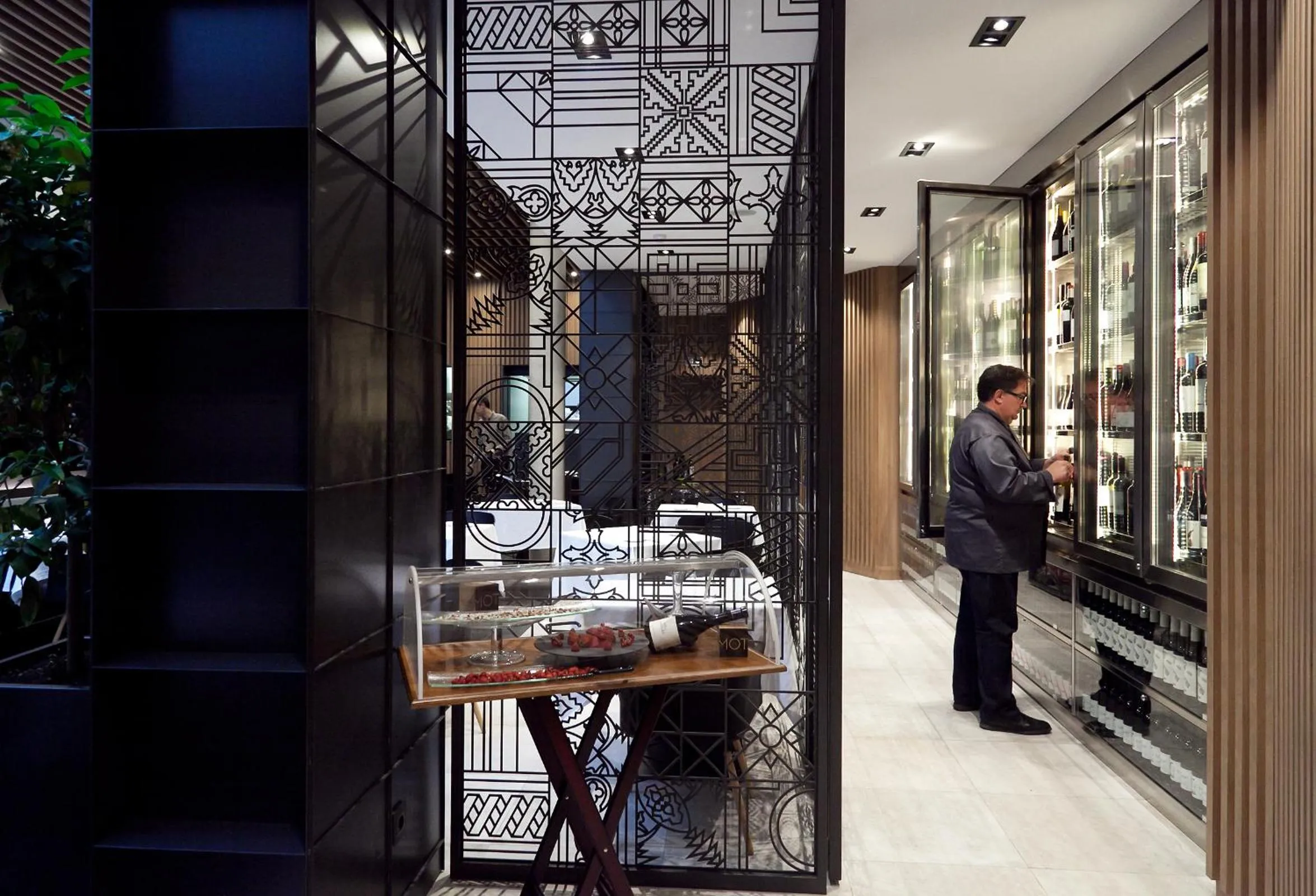 Restaurant/places to eat in Vila Arenys Hotel