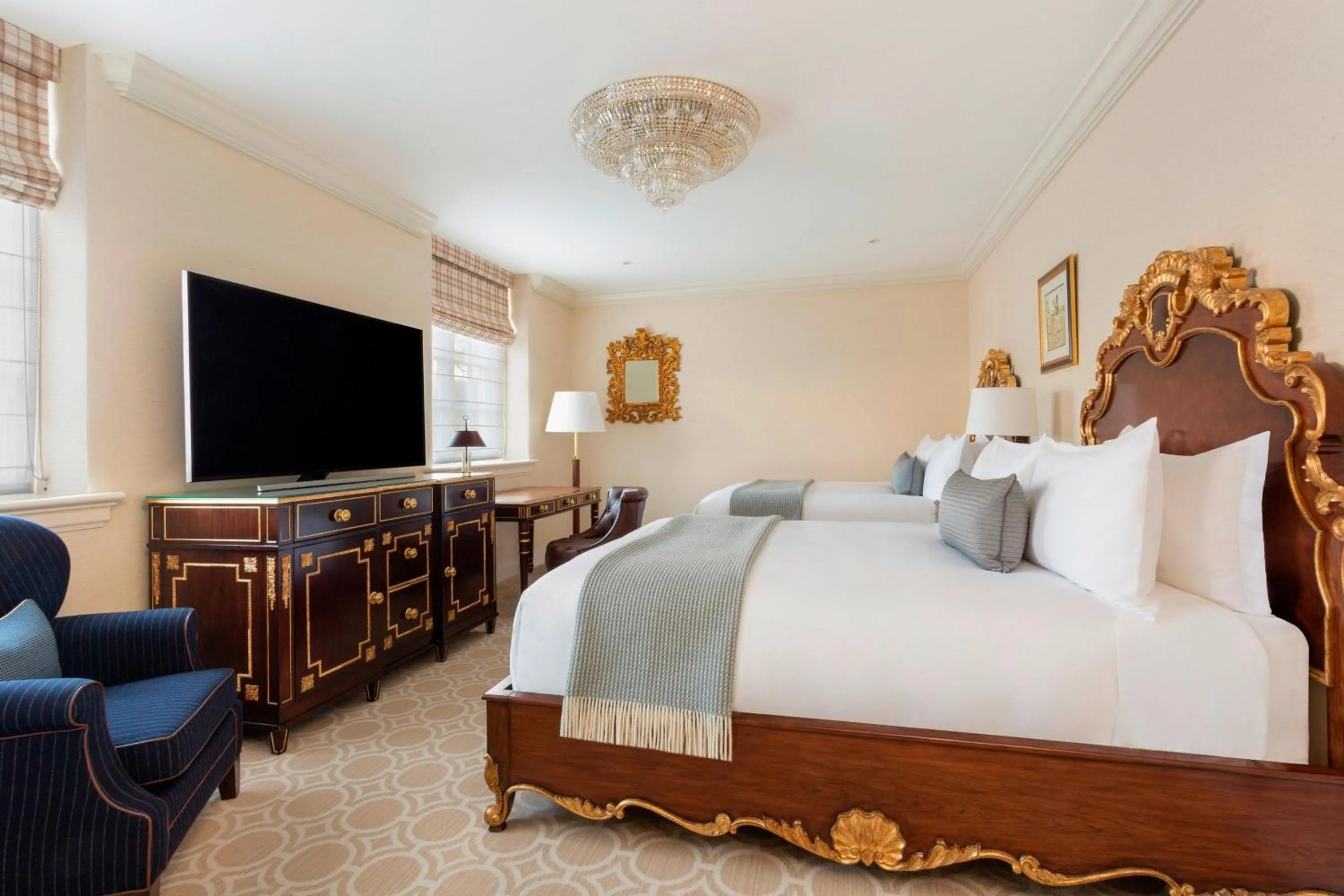 Photo of the whole room, Bed in Trump Turnberry