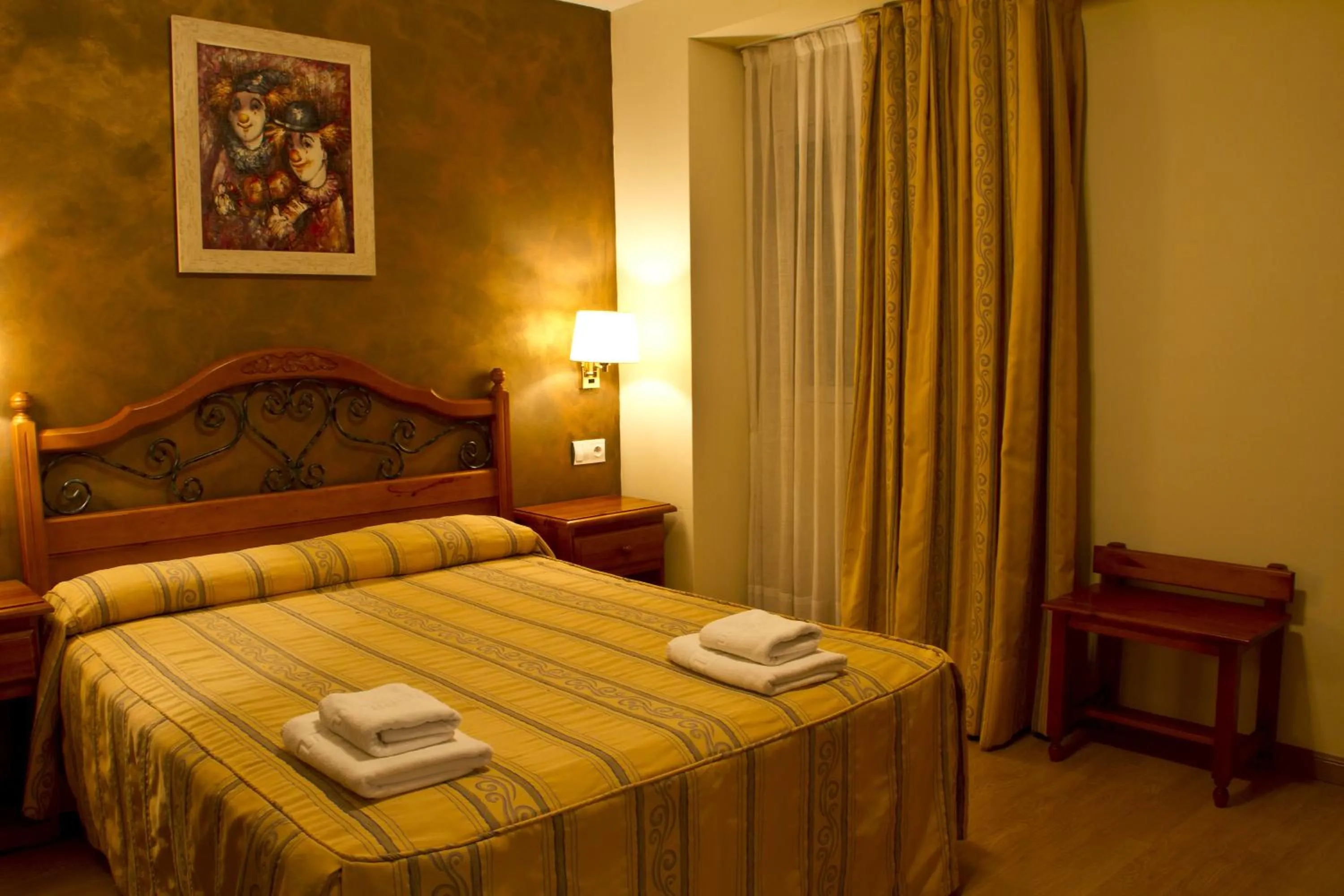 Photo of the whole room, Bed in Hotel Clemente