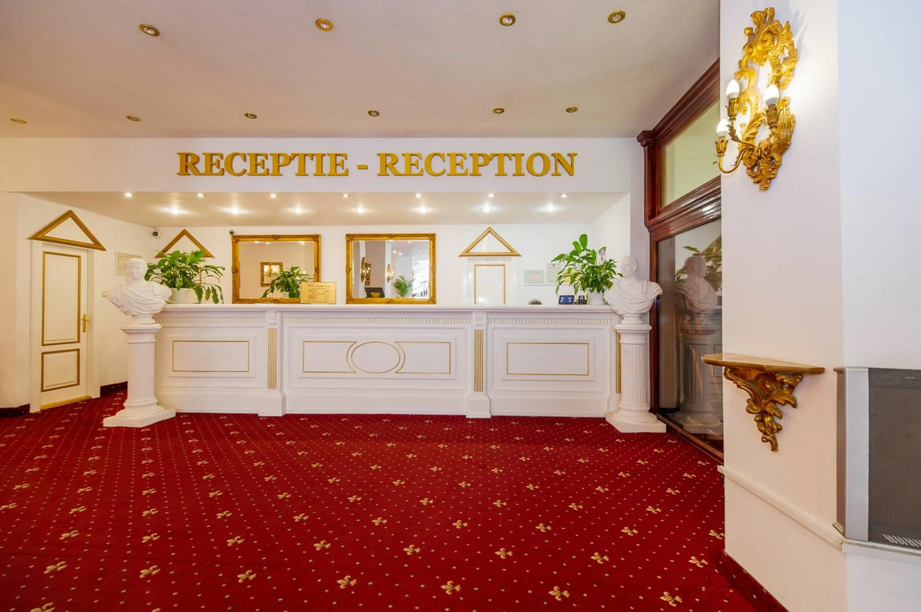 Lobby or reception in Hotel Cetate