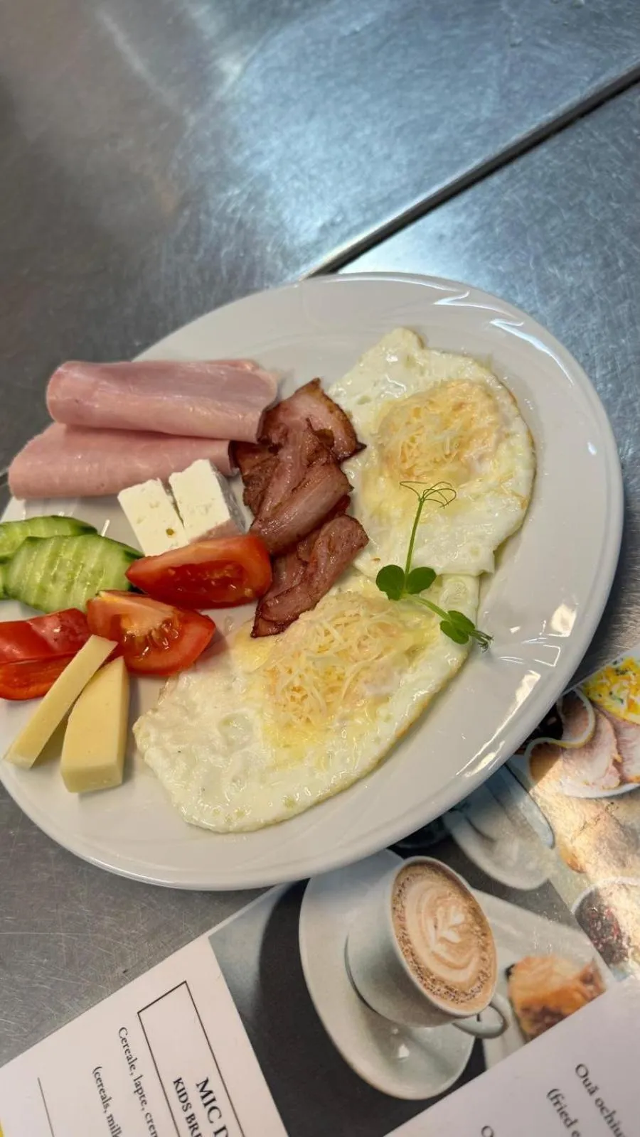 Breakfast in Hotel Cetate