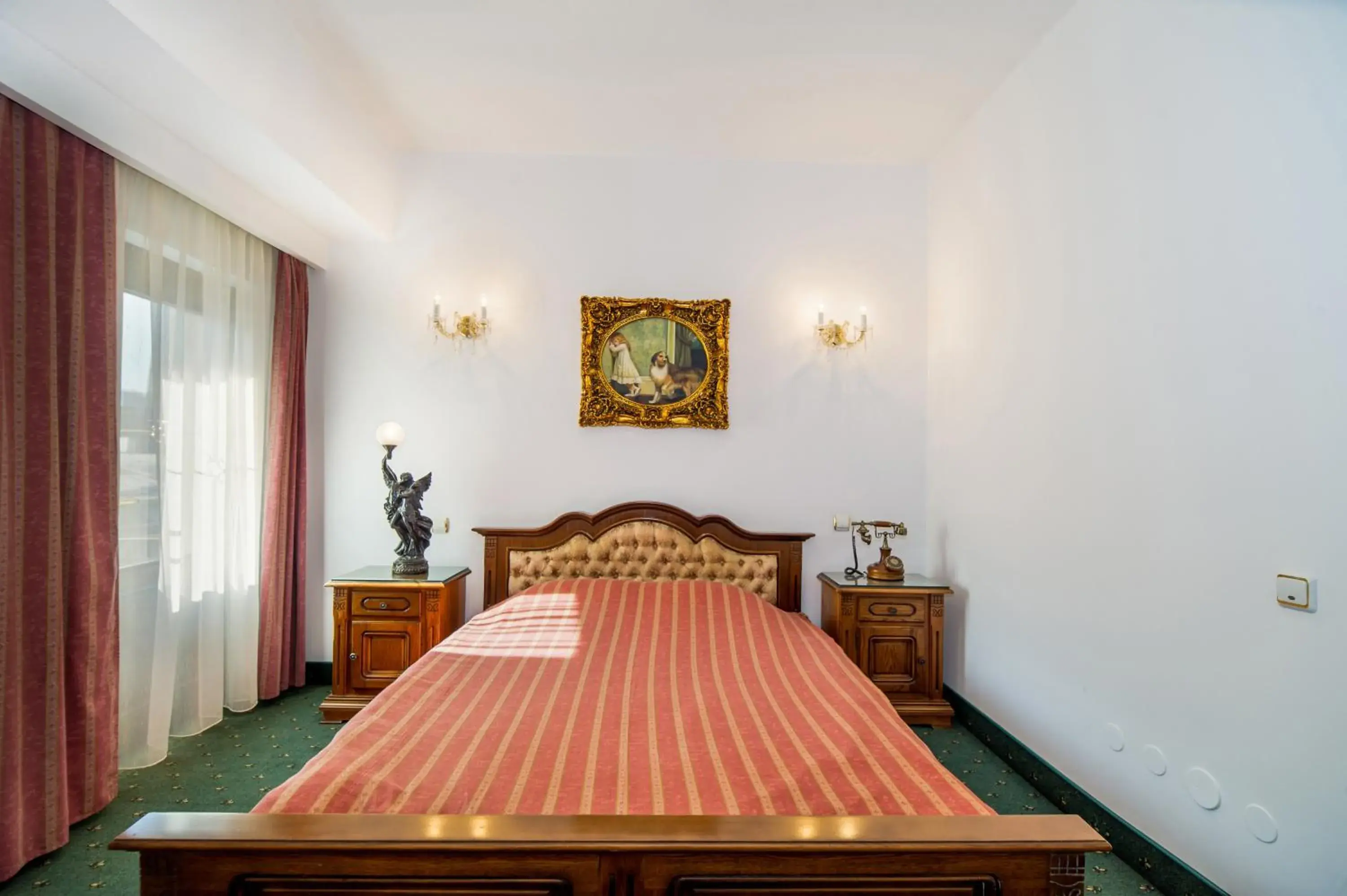 Double Room with Bathroom in Hotel Carpati Imparatul Romanilor Double Room with Bathroom in Hotel Carpati Imparatul Romanilor