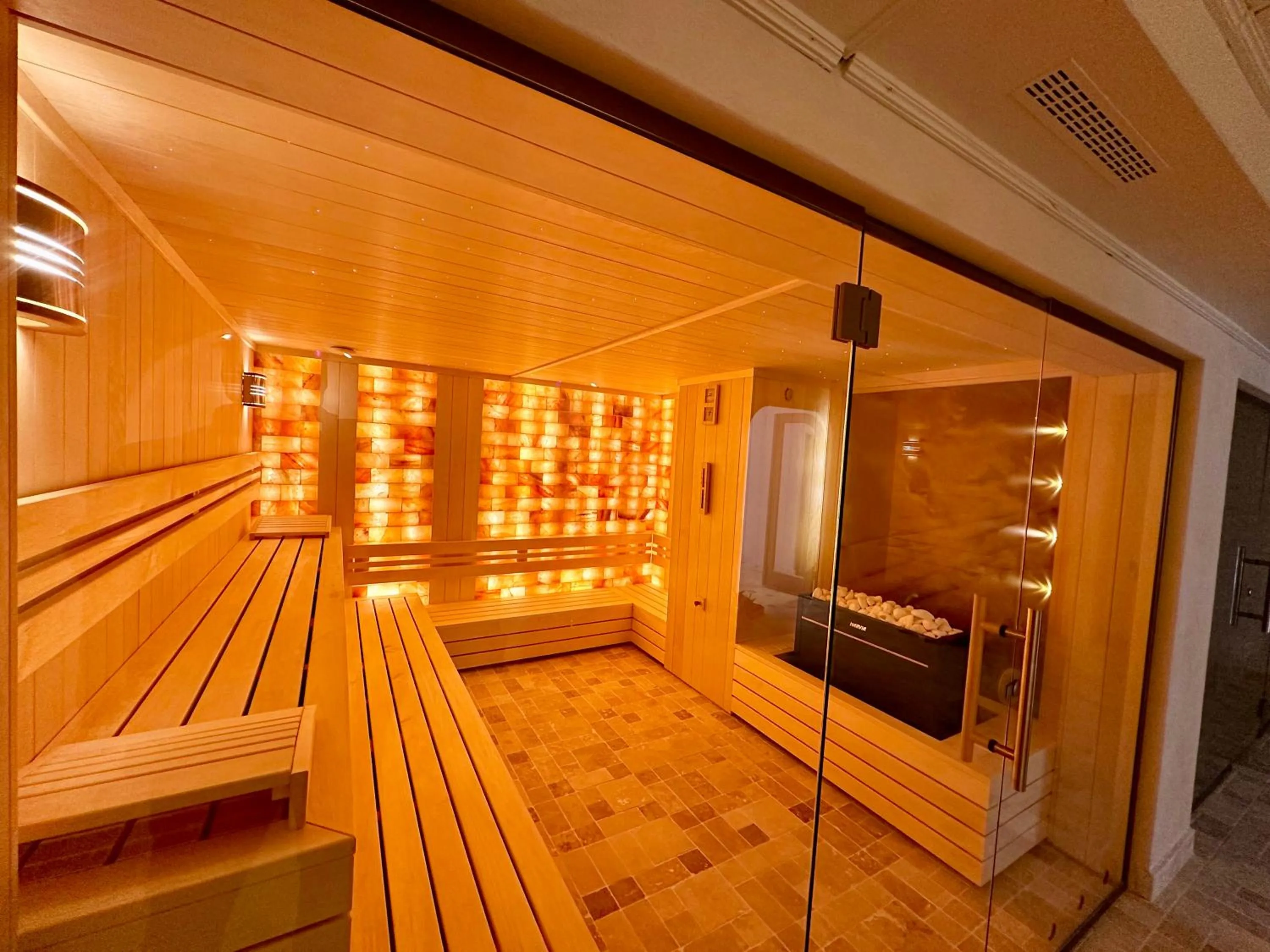 Sauna in Aurelius Imparatul Romanilor Hotel & SPA