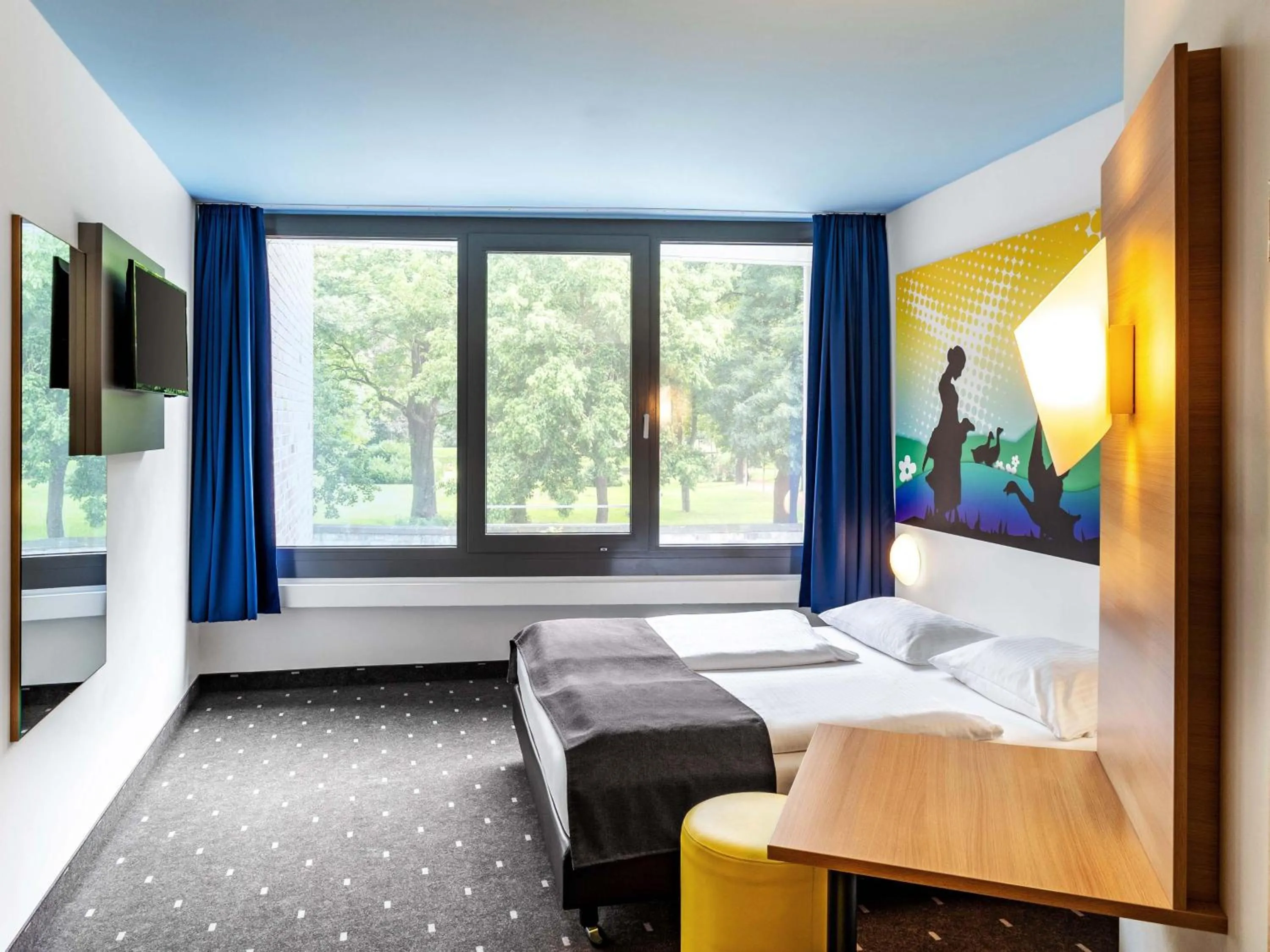 Photo of the whole room, Bed in B&B Hotel Göttingen-City