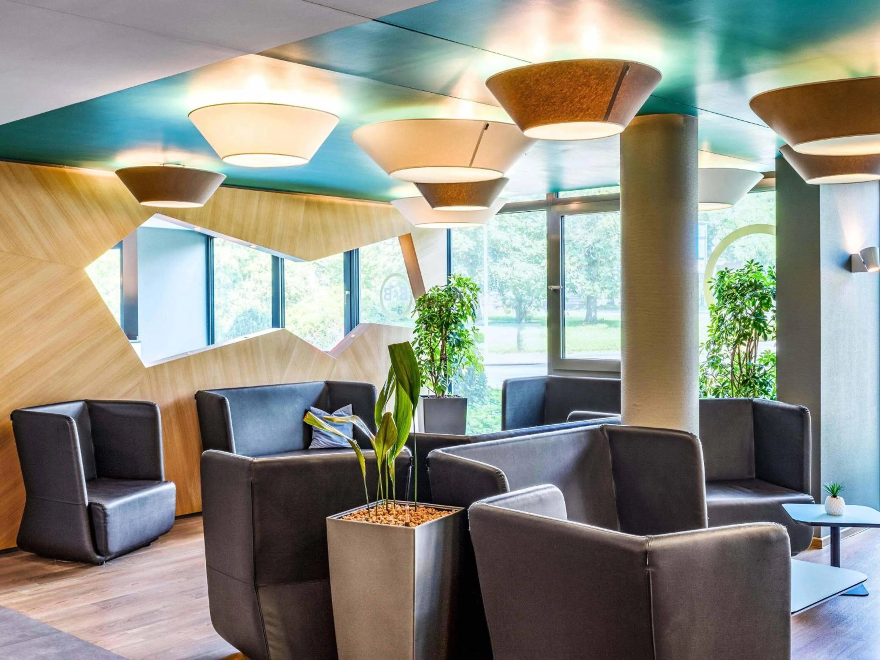 Lobby or reception in B&B Hotel Göttingen-City