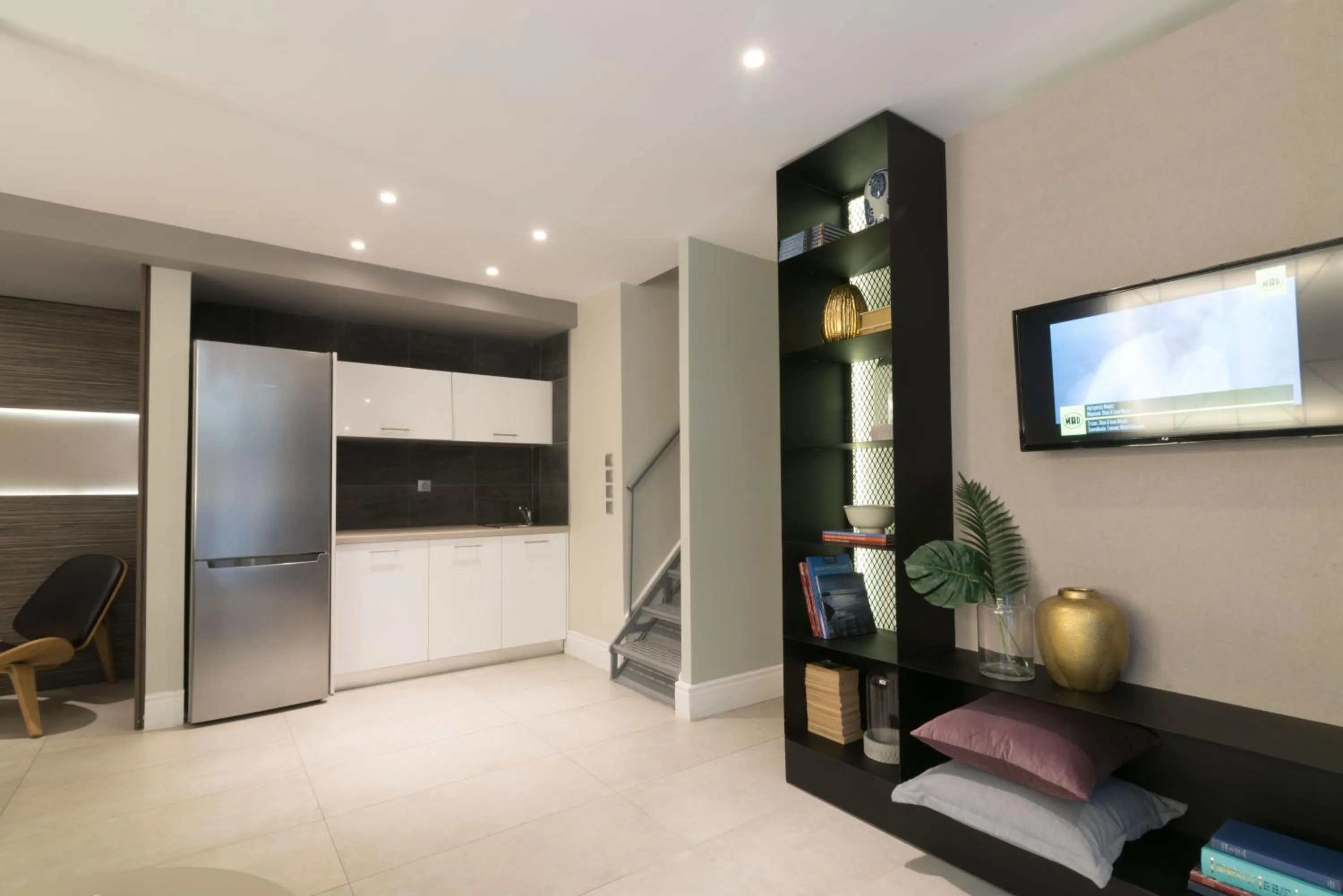 Photo of the whole room in 47 Luxury Suites