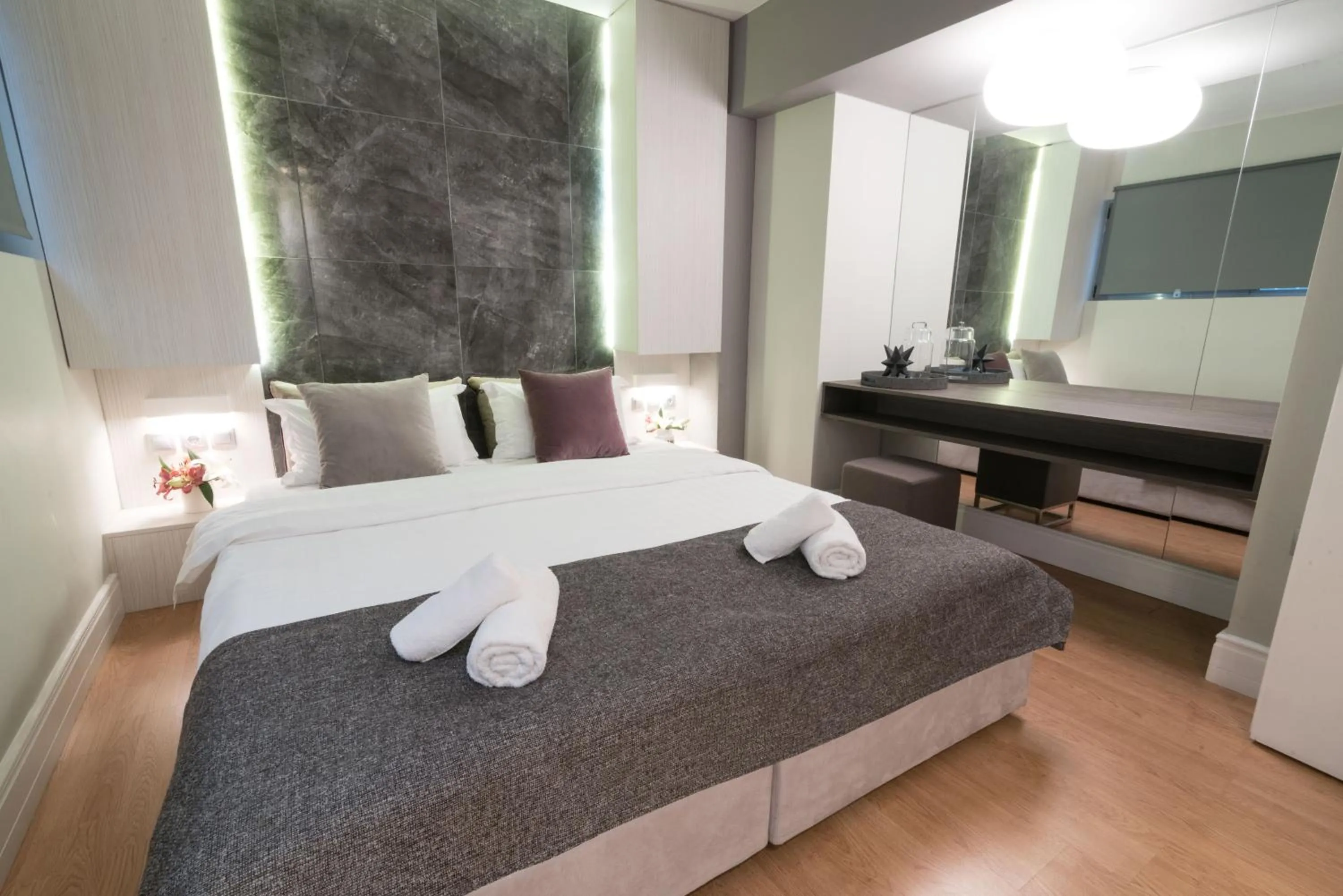 Photo of the whole room in 47 Luxury Suites