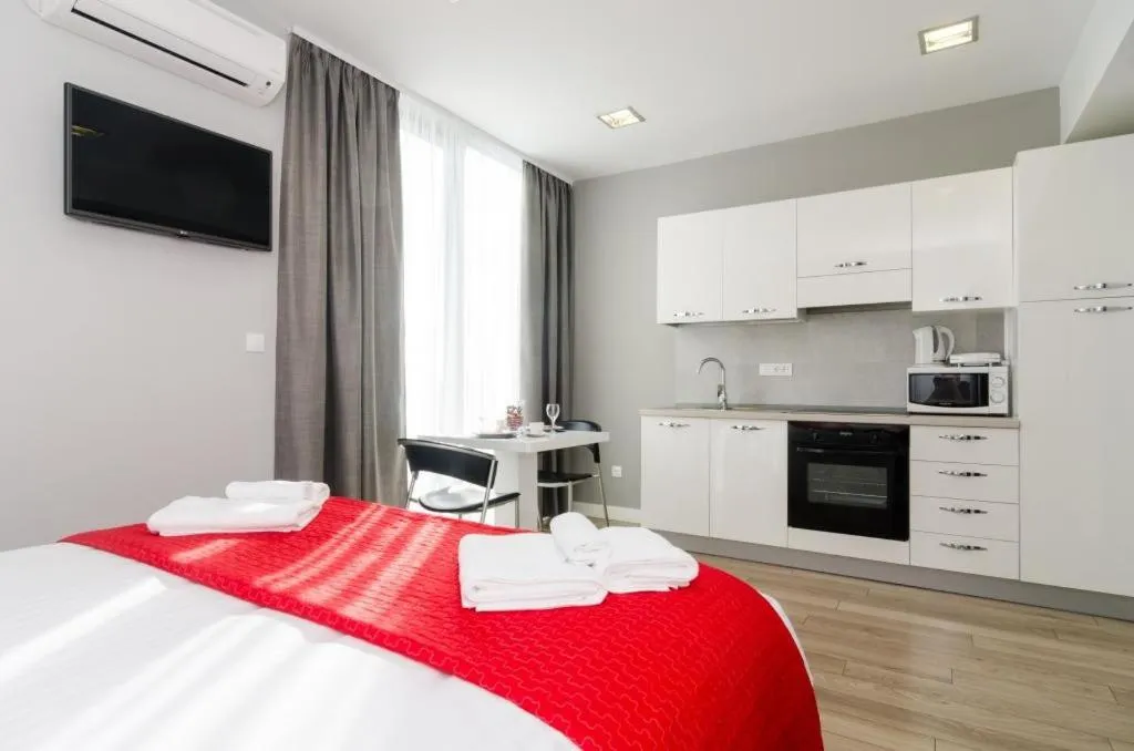 Bedroom, Bed in Apartments ZoomZoom