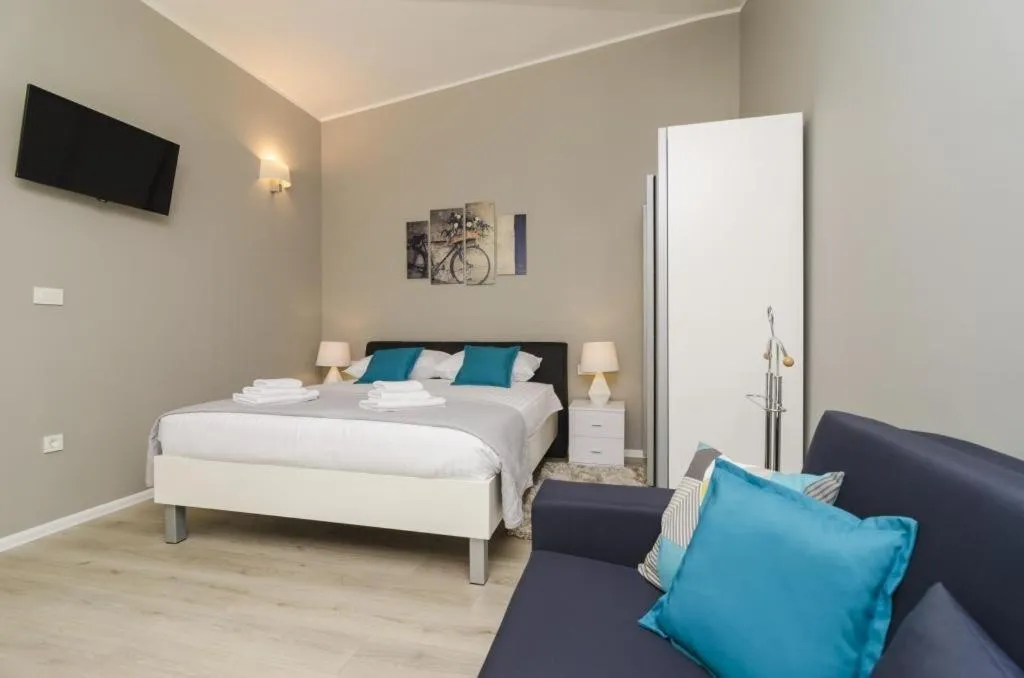 Bed in Apartments ZoomZoom