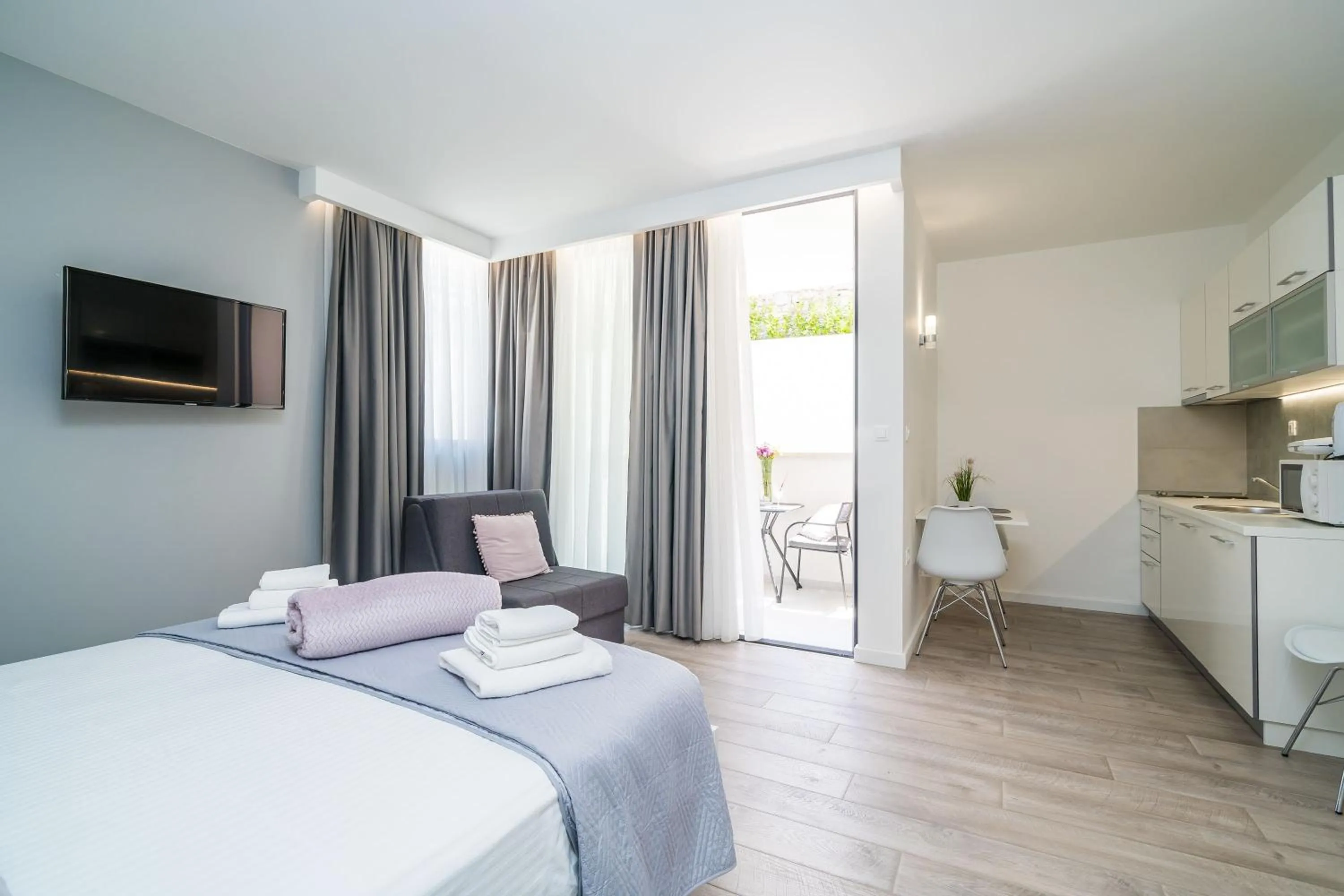 Photo of the whole room, Bed in Apartments ZoomZoom