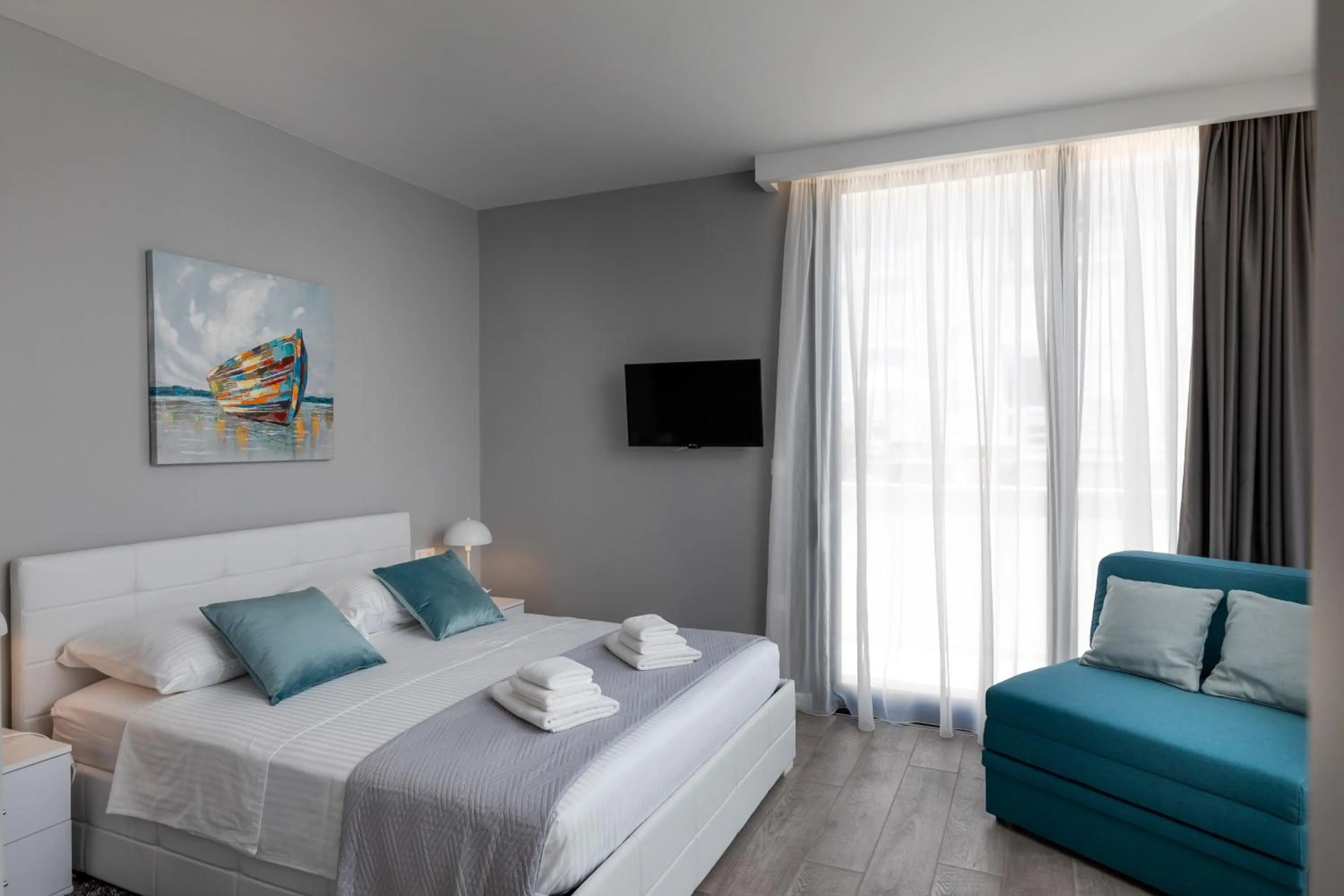 Bedroom, Bed in Apartments ZoomZoom