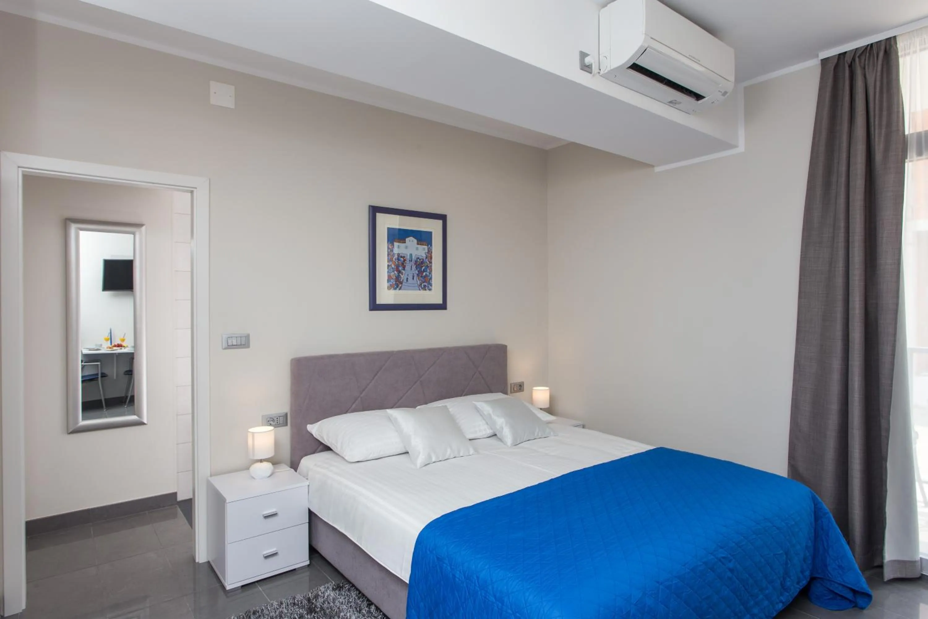 Bedroom, Bed in Apartments ZoomZoom