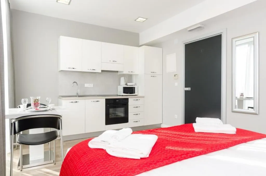 Bedroom, Bed in Apartments ZoomZoom