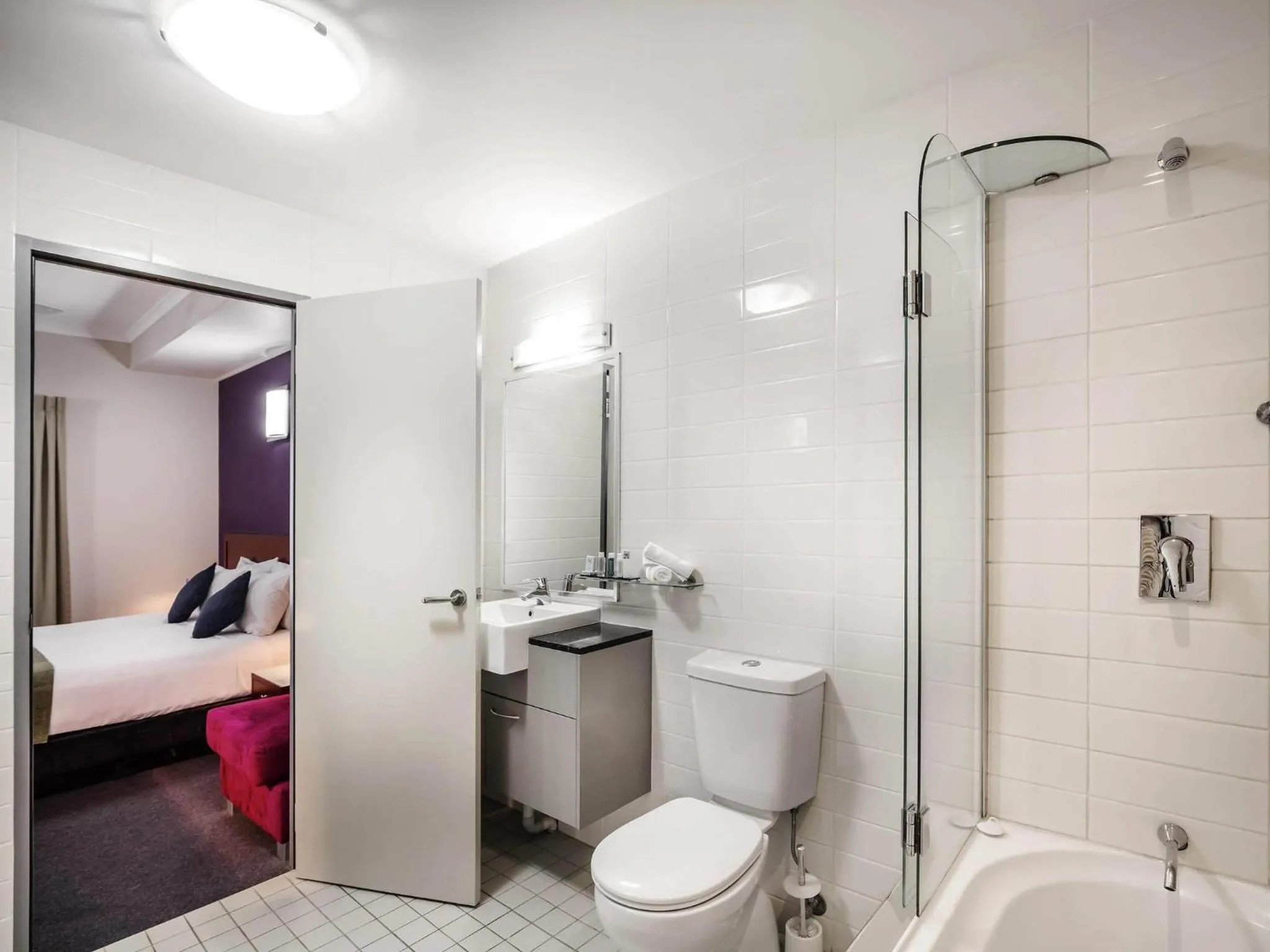 Bedroom in Novotel Darwin Airport