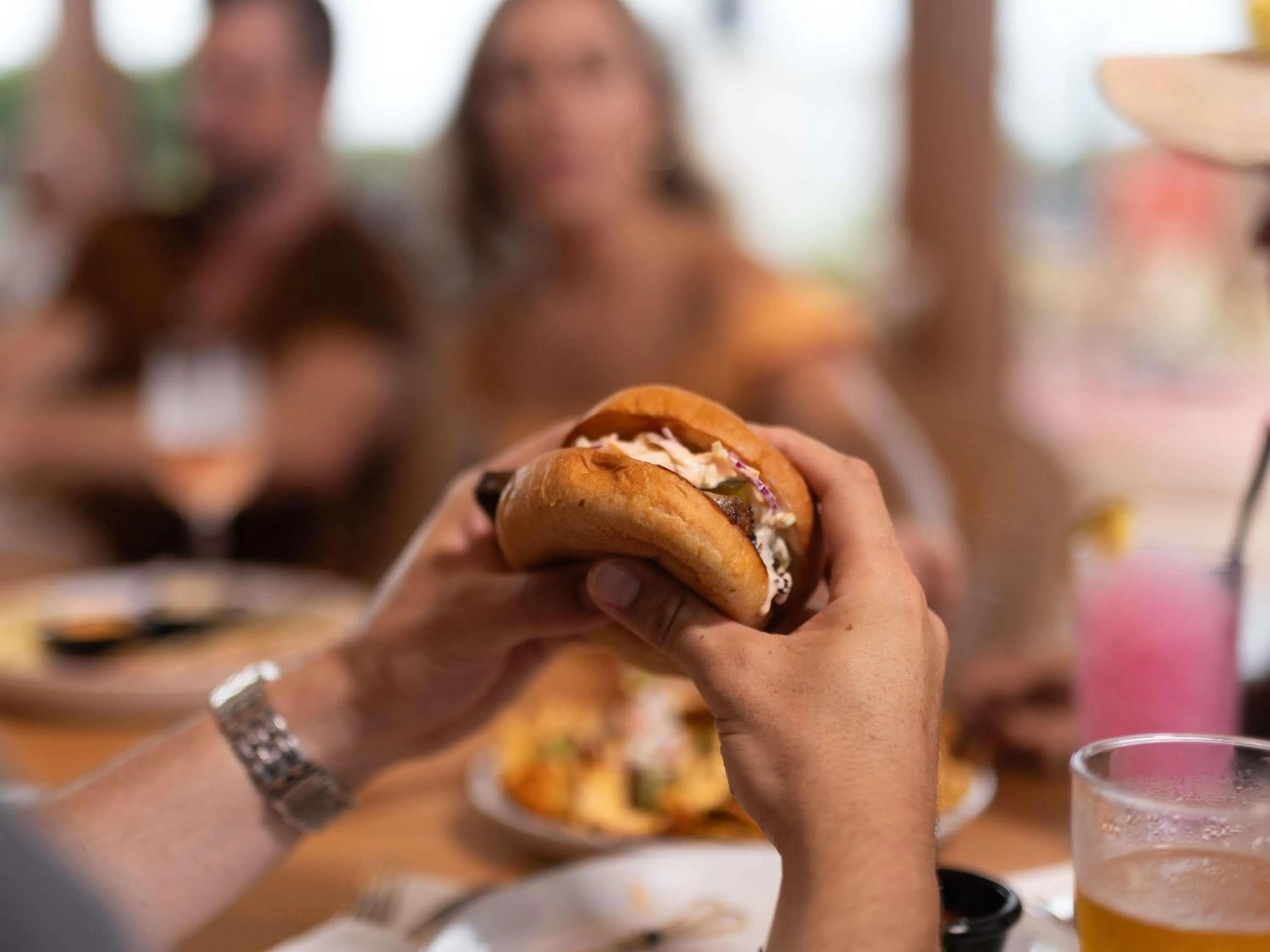 Restaurant/places to eat in Novotel Darwin Airport