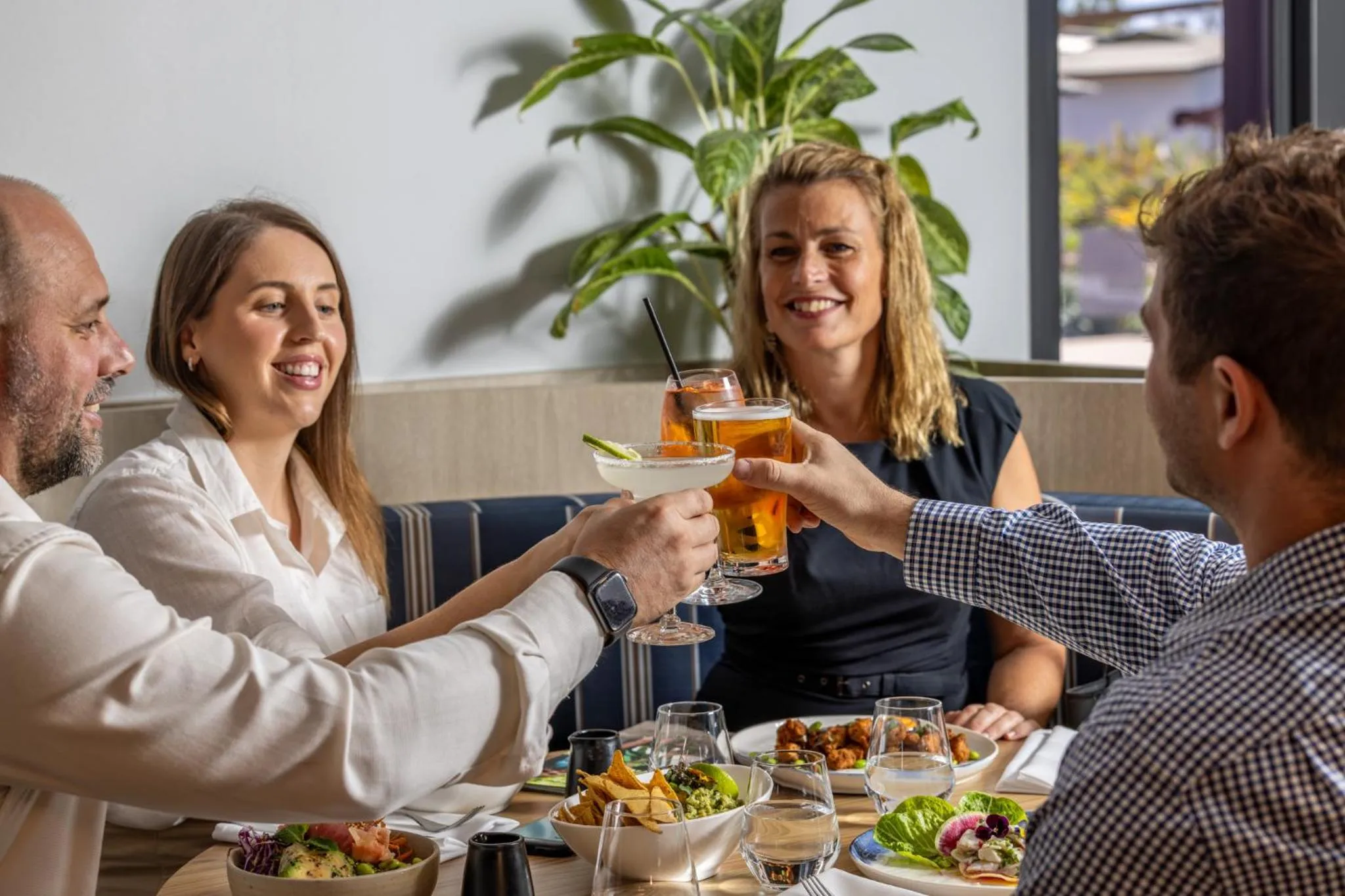 Restaurant/places to eat in Novotel Darwin Airport