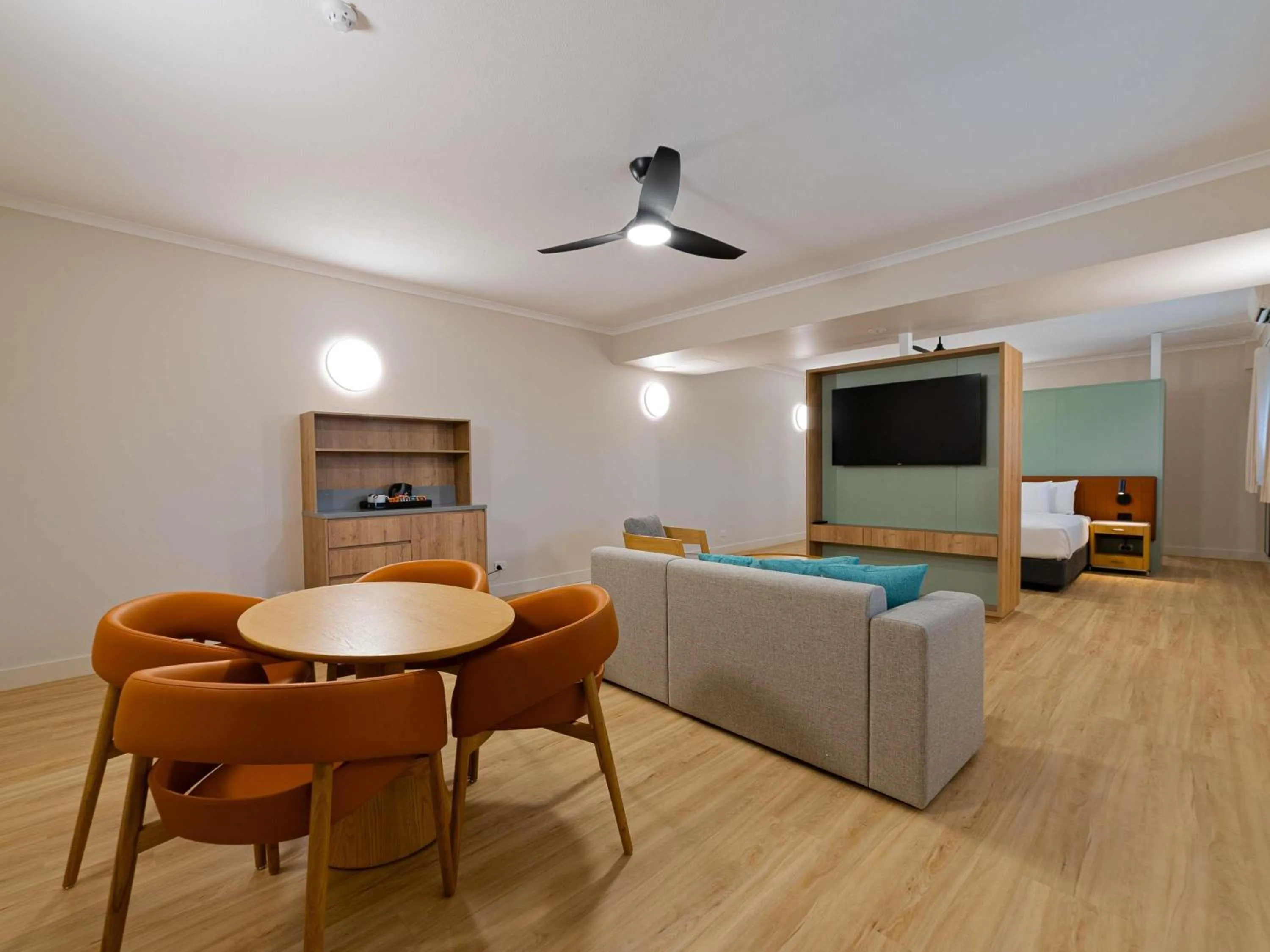 Bedroom in Novotel Darwin Airport