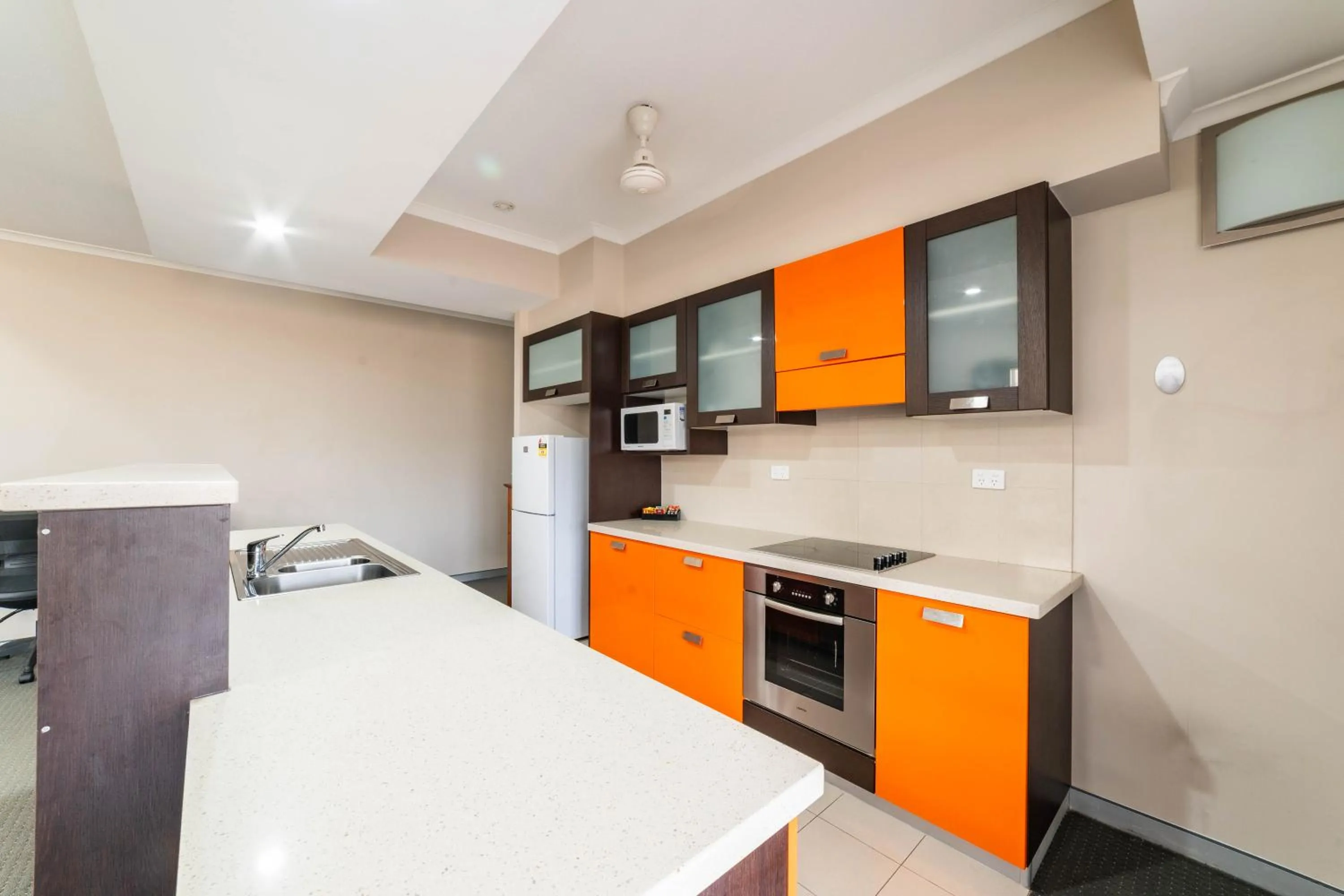 kitchen in Novotel Darwin Airport