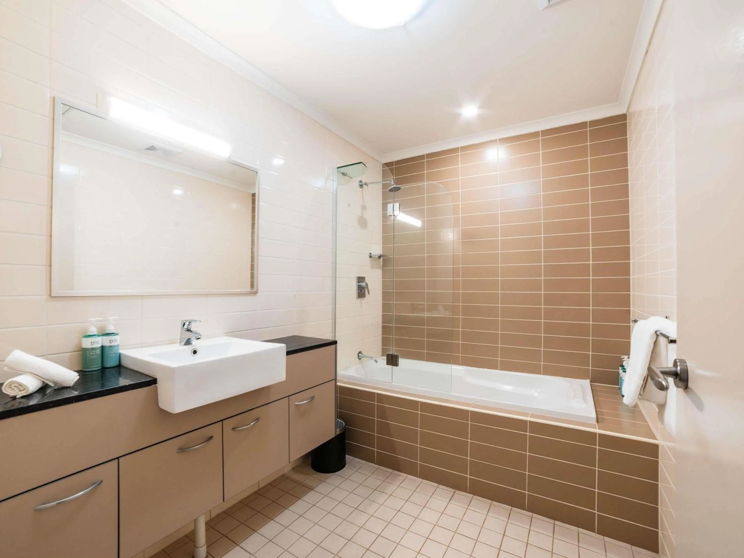 Bedroom in Novotel Darwin Airport