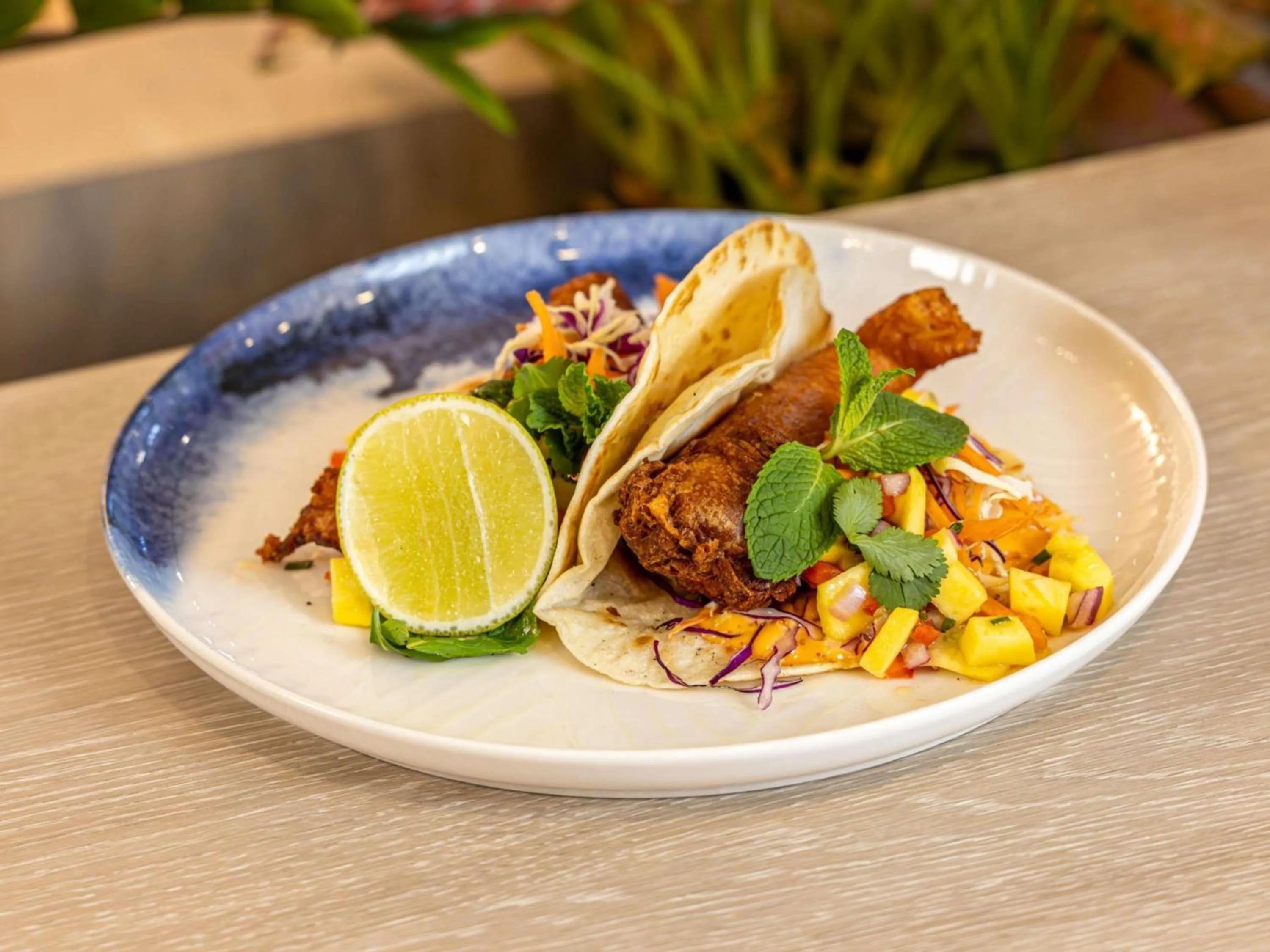 Restaurant/places to eat in Novotel Darwin Airport