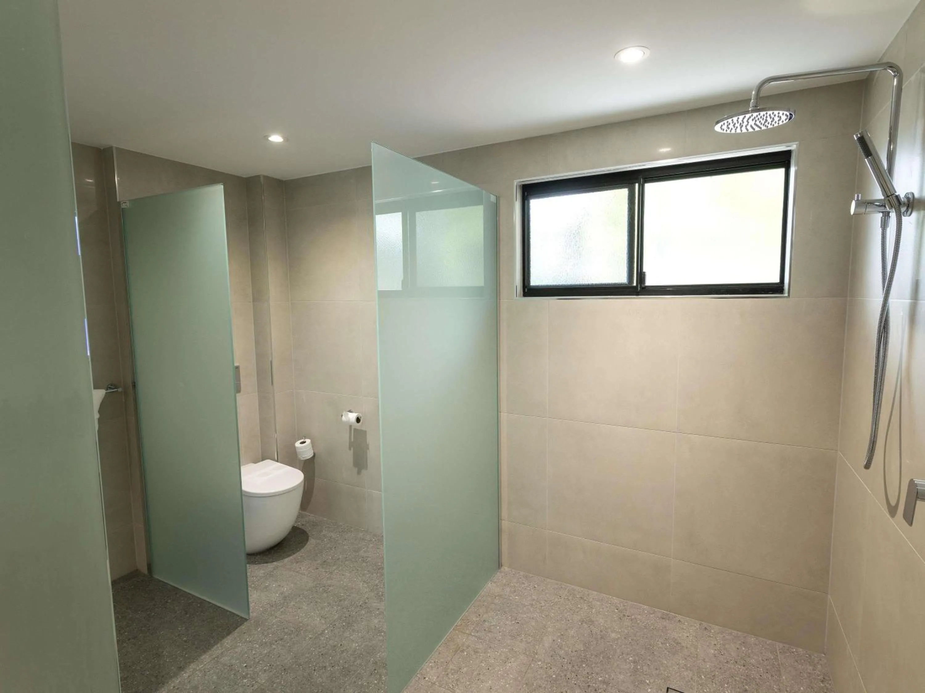 Bedroom in Mercure Darwin Airport Resort