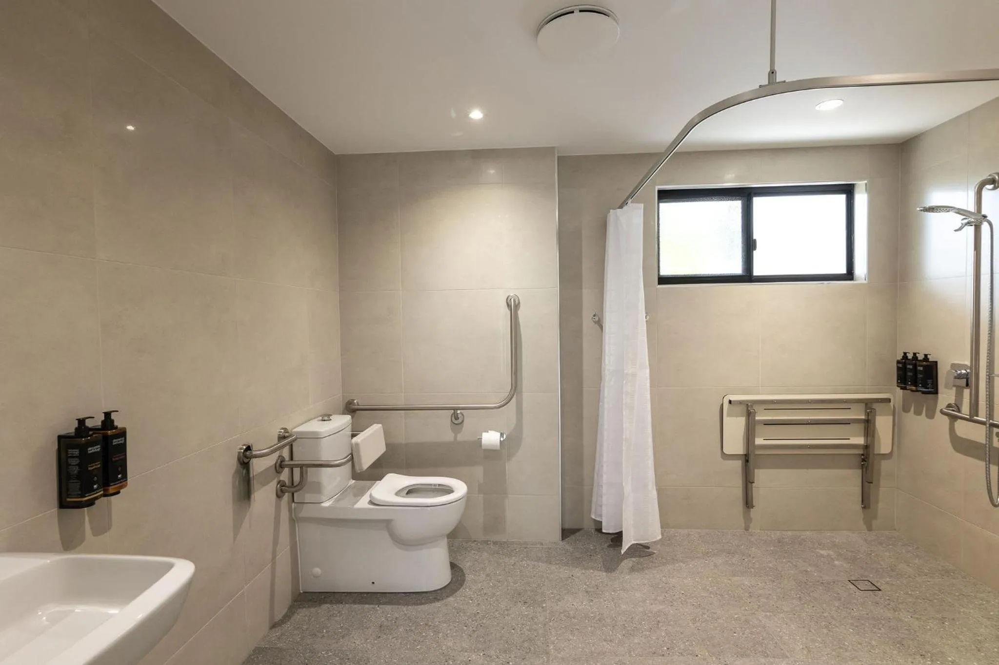 Bathroom in Mercure Darwin Airport Resort