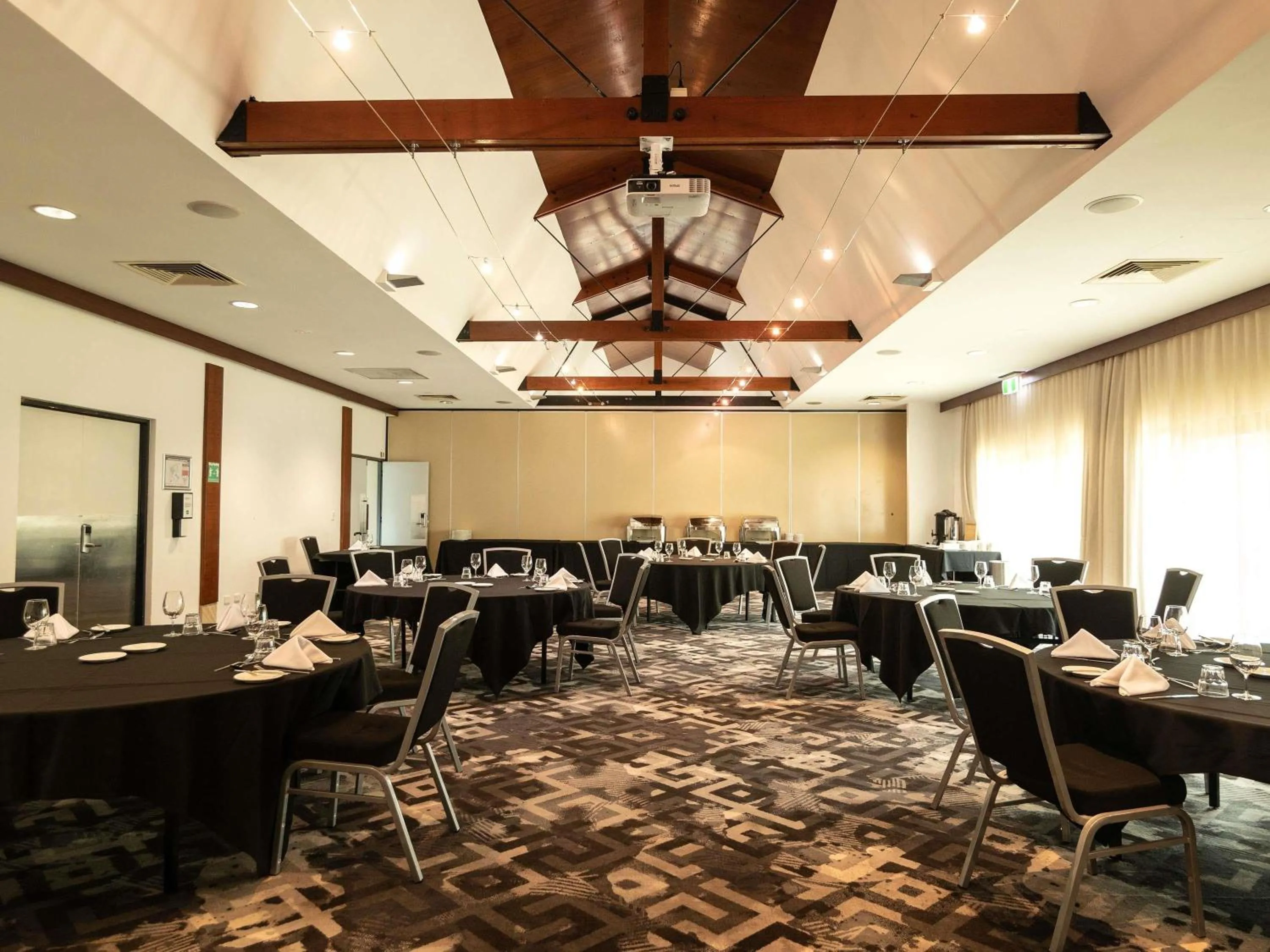 Meeting/conference room in Mercure Darwin Airport Resort