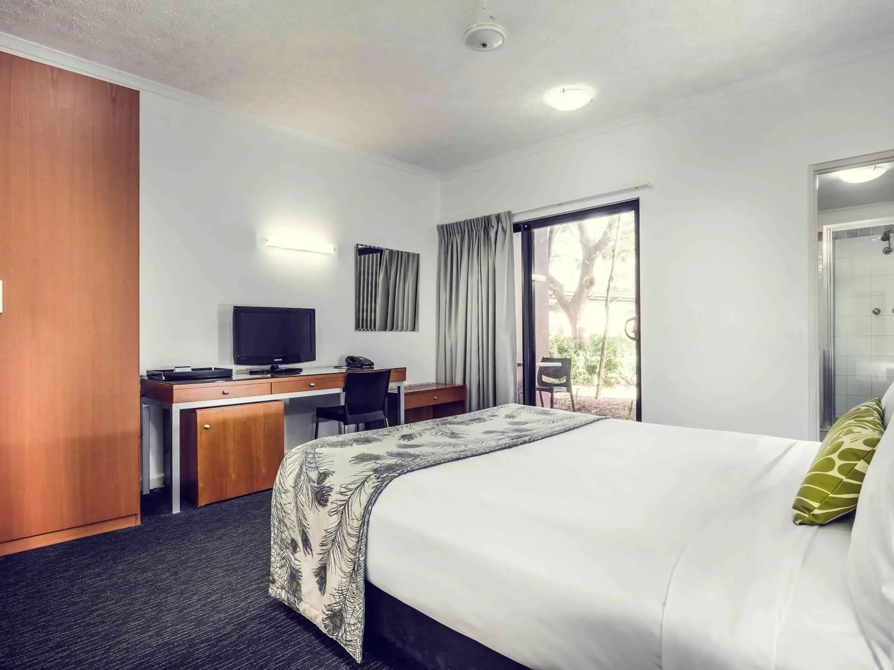 Bedroom, Bed in Mercure Darwin Airport Resort Bedroom, Bed in Mercure Darwin Airport Resort