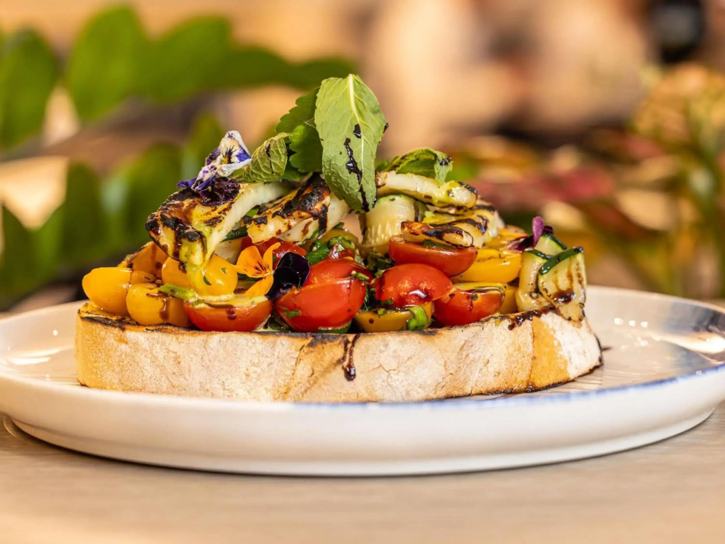 Restaurant/places to eat in Mercure Darwin Airport Resort Restaurant/places to eat in Mercure Darwin Airport Resort