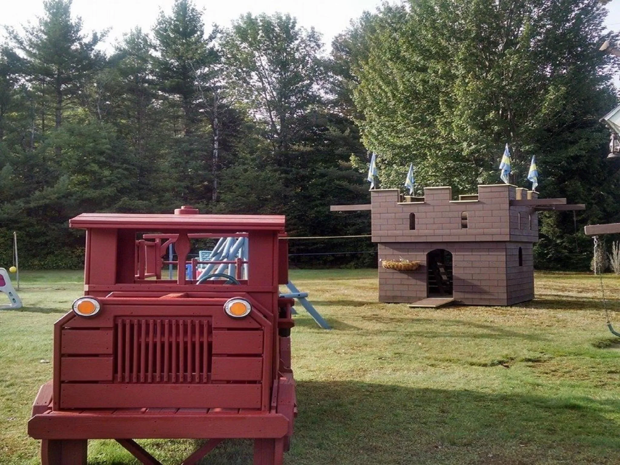 Spring in North Colony Motel and Cottages