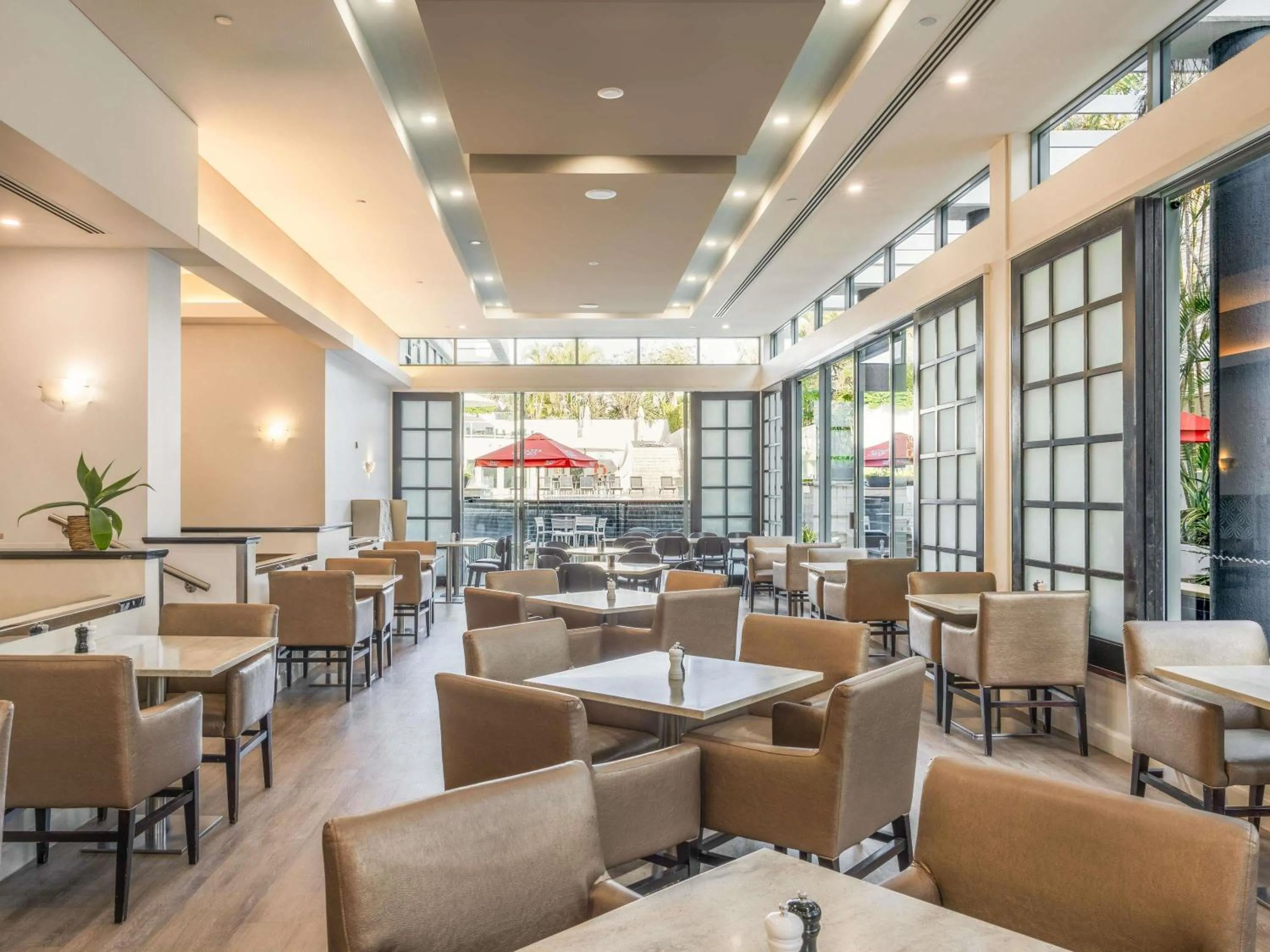 Restaurant/places to eat in Mantra Legends Hotel