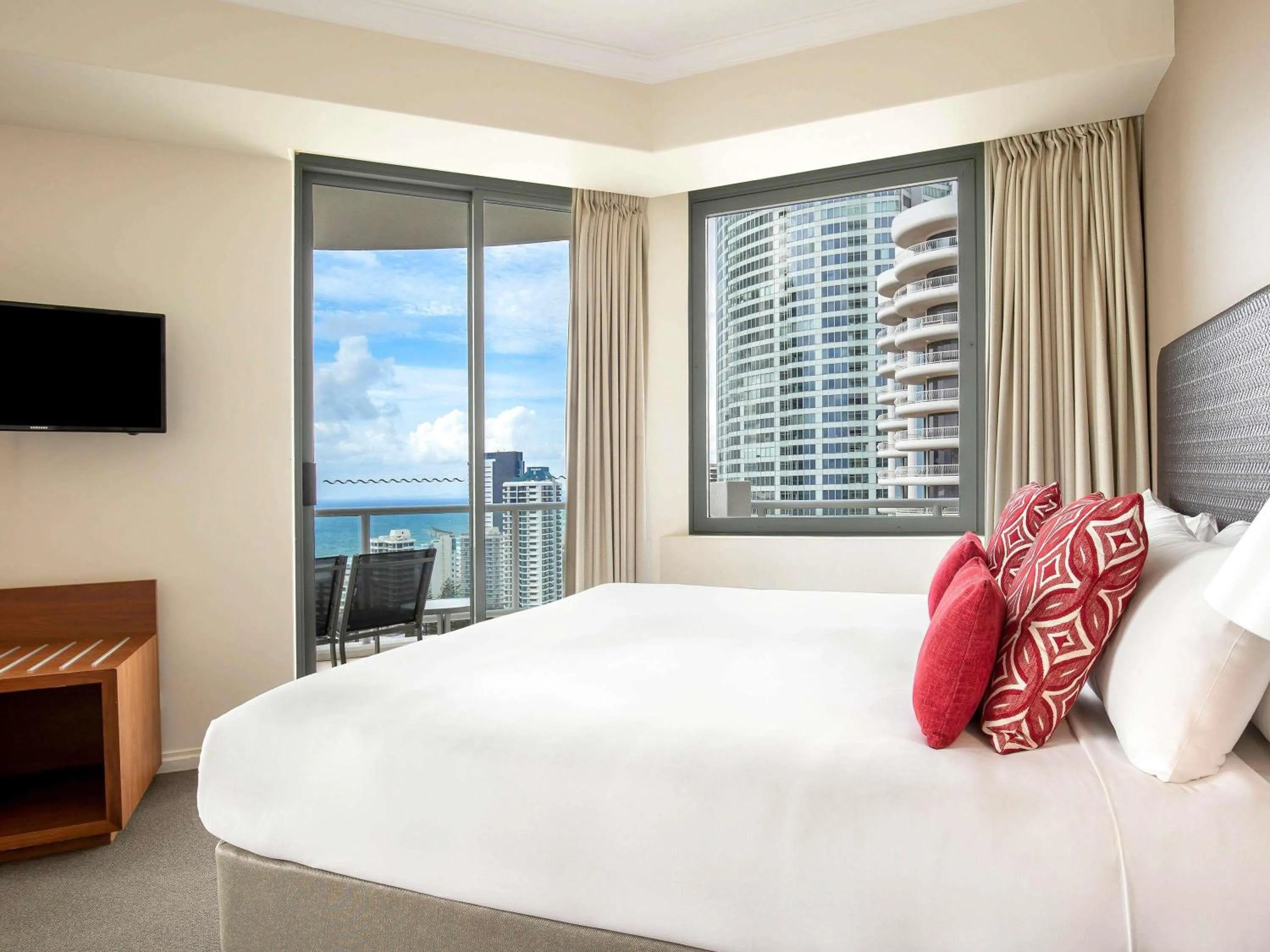 Bedroom, Bed in Mantra Legends Hotel