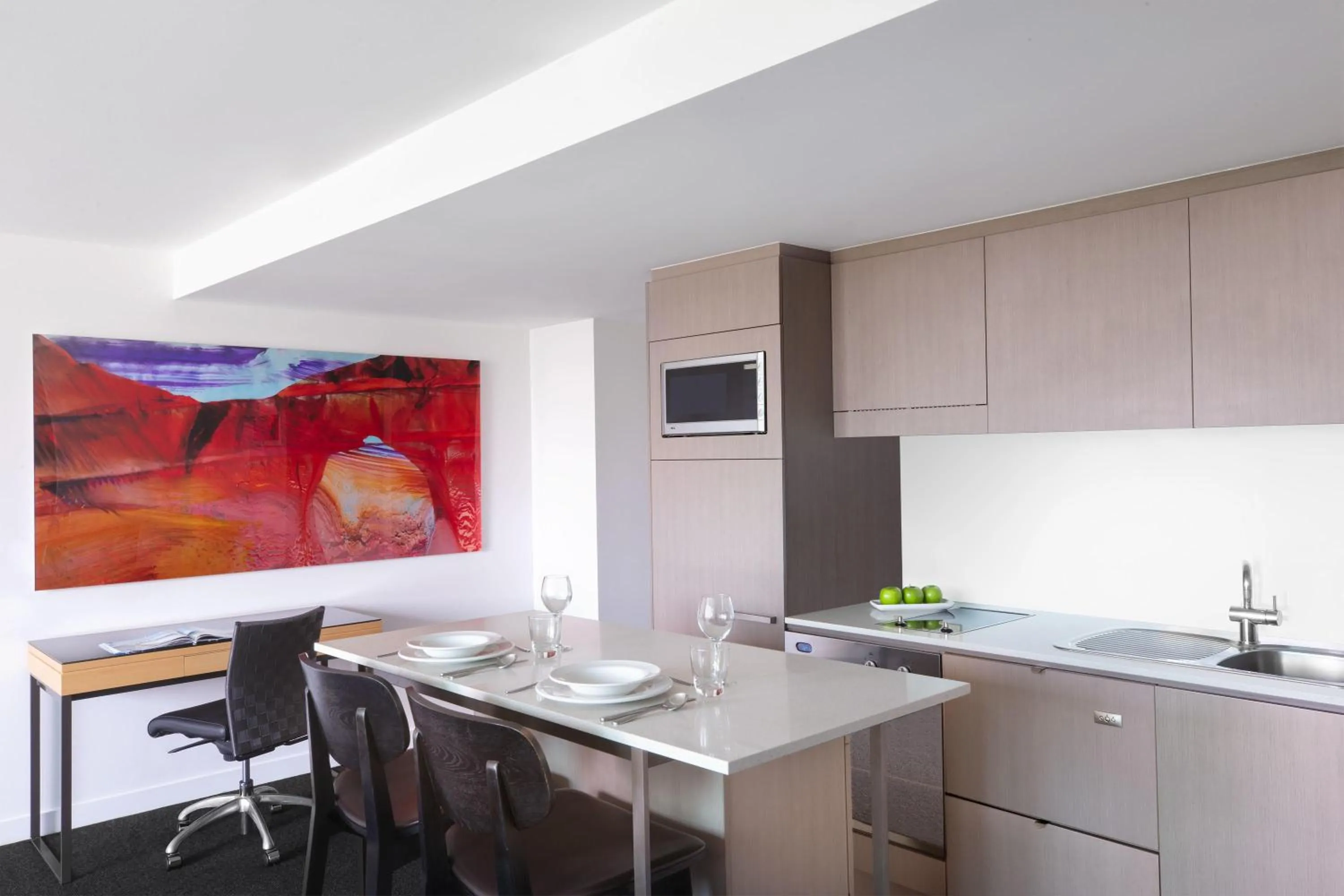 Kitchen or kitchenette in Mantra South Bank Brisbane