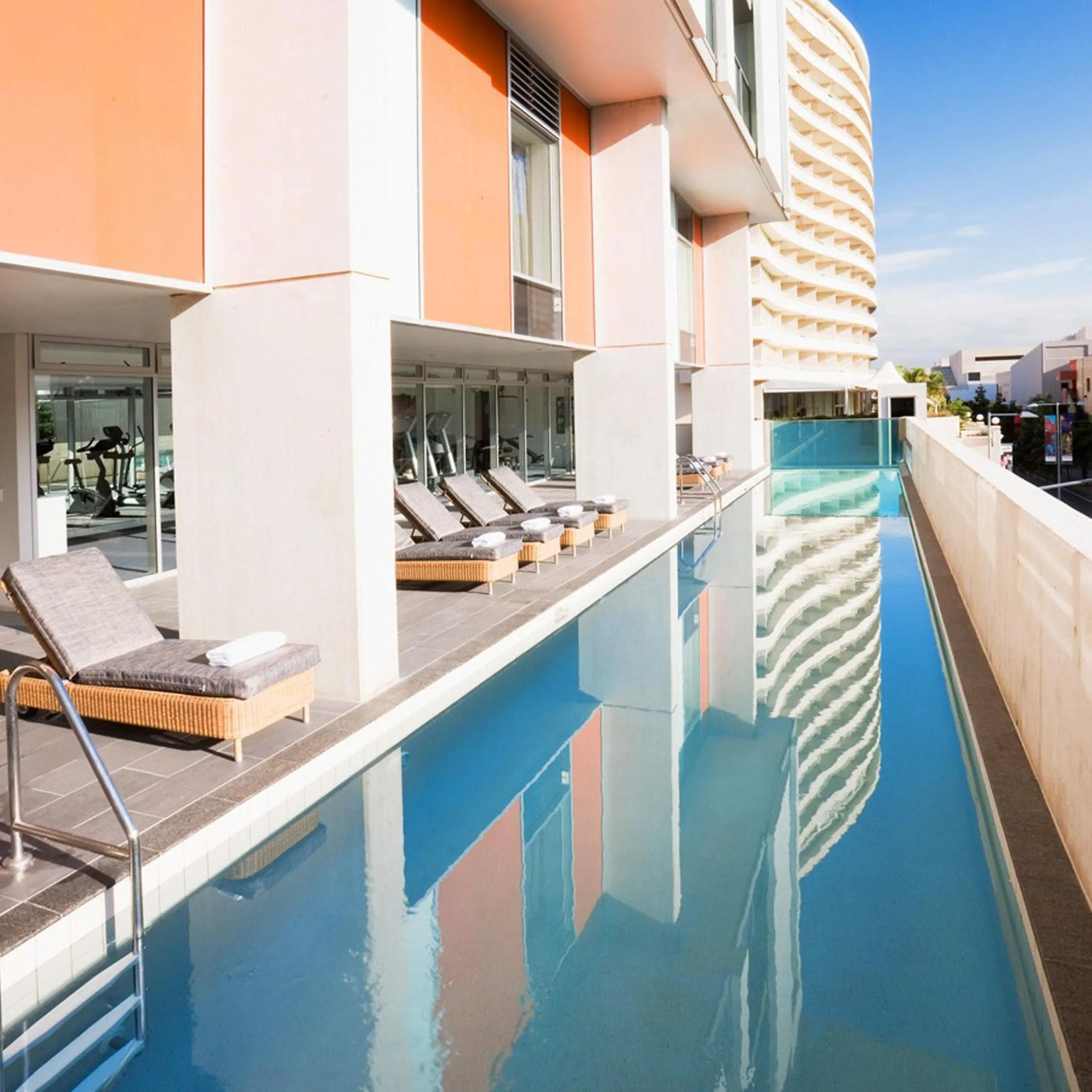 Swimming pool in Mantra South Bank Brisbane