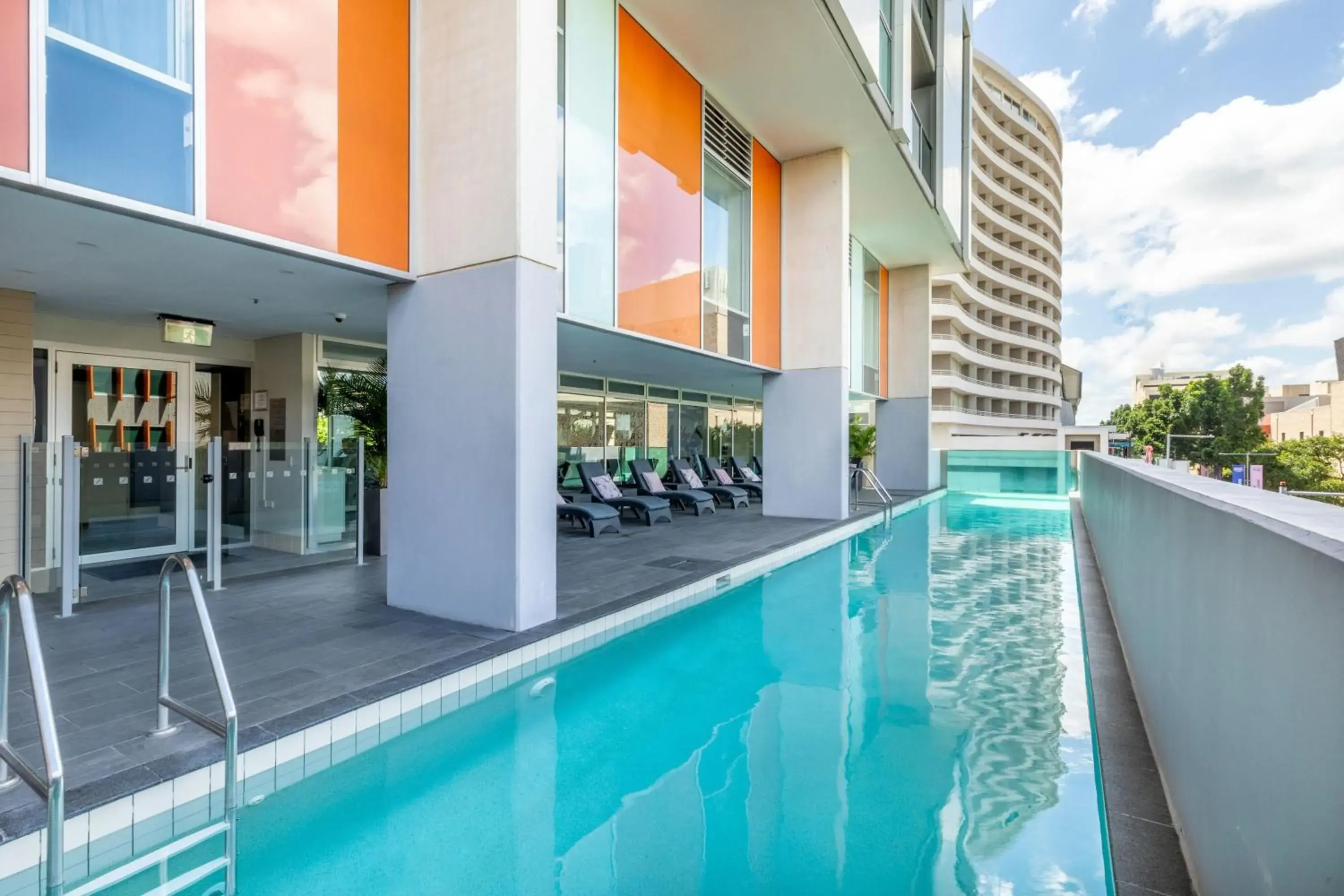 Swimming pool in Mantra South Bank Brisbane Swimming pool in Mantra South Bank Brisbane