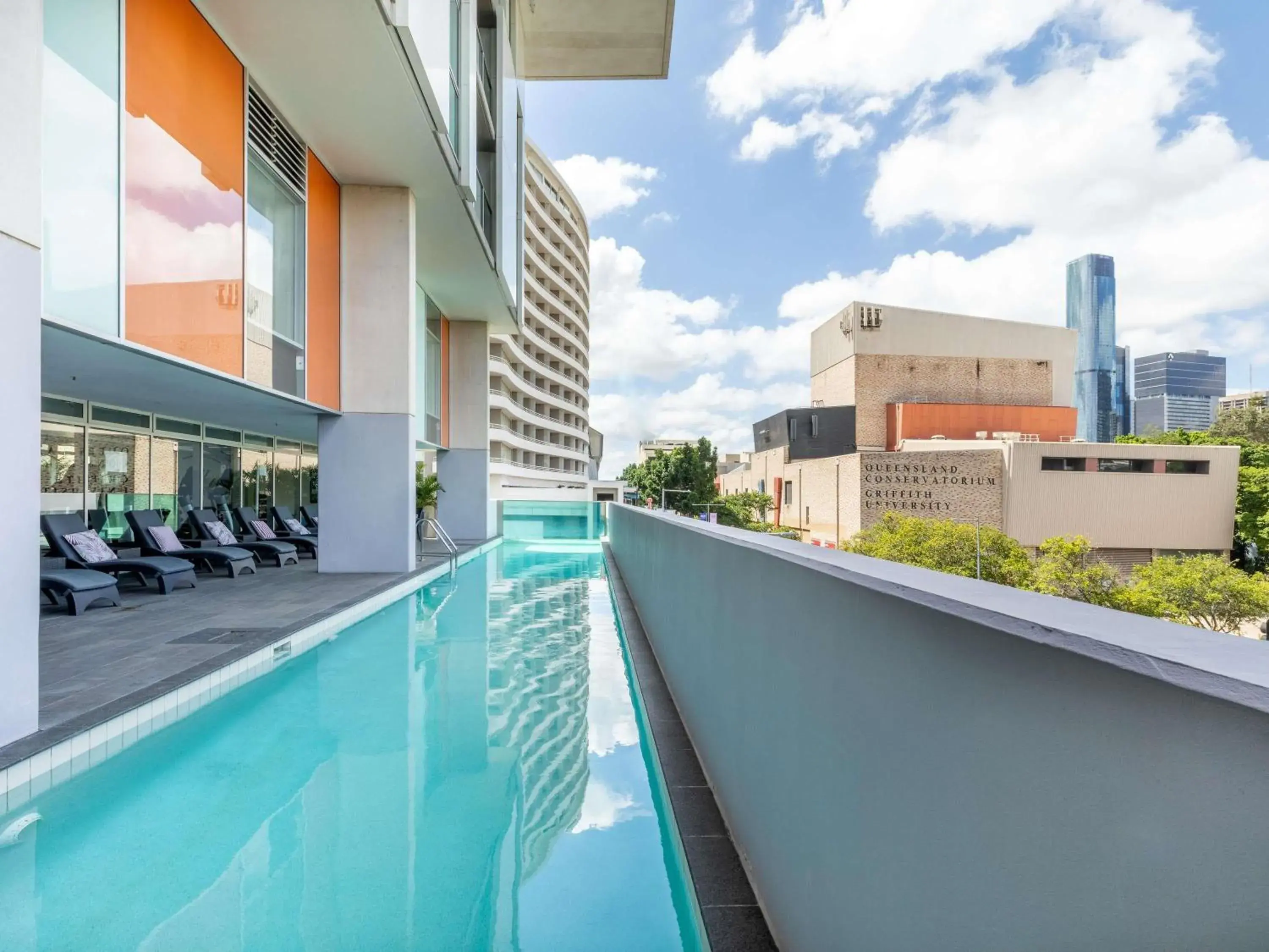 Pool view in Mantra South Bank Brisbane Pool view in Mantra South Bank Brisbane