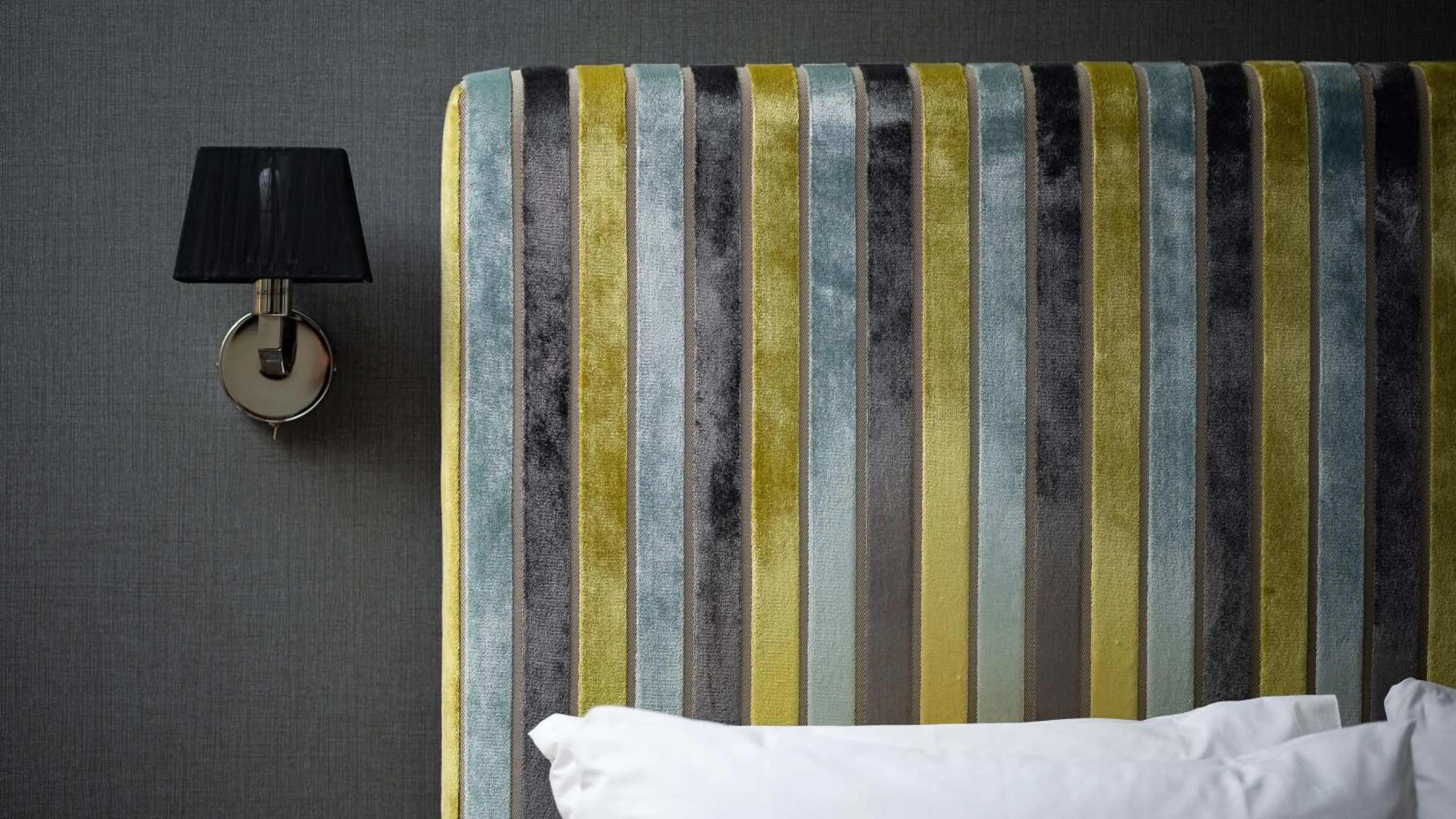 Bed in Ennios Boutique Hotel