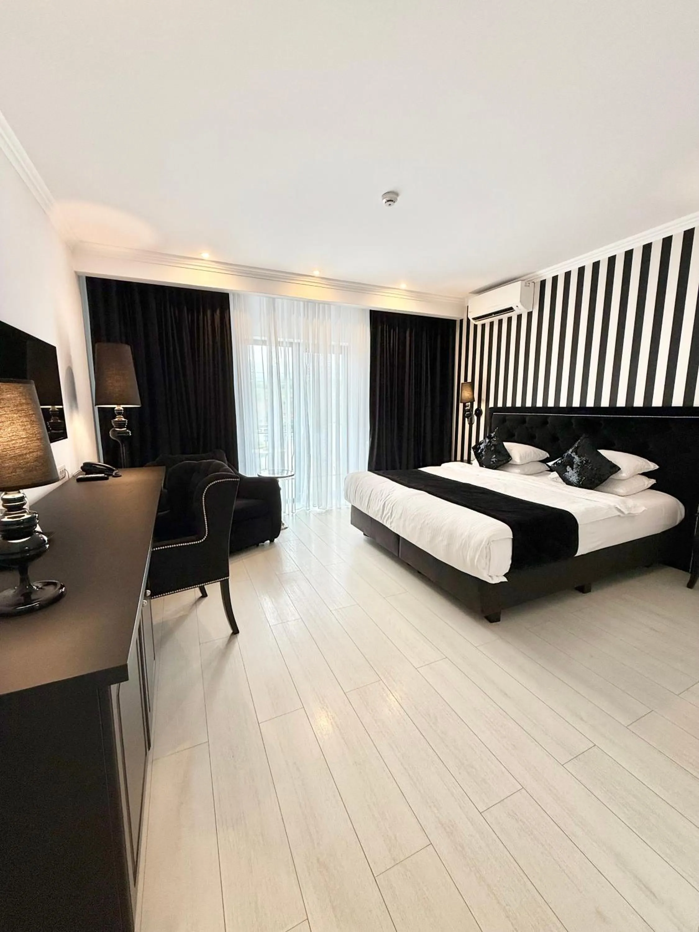 Bed in Krystal Boutique Mansion