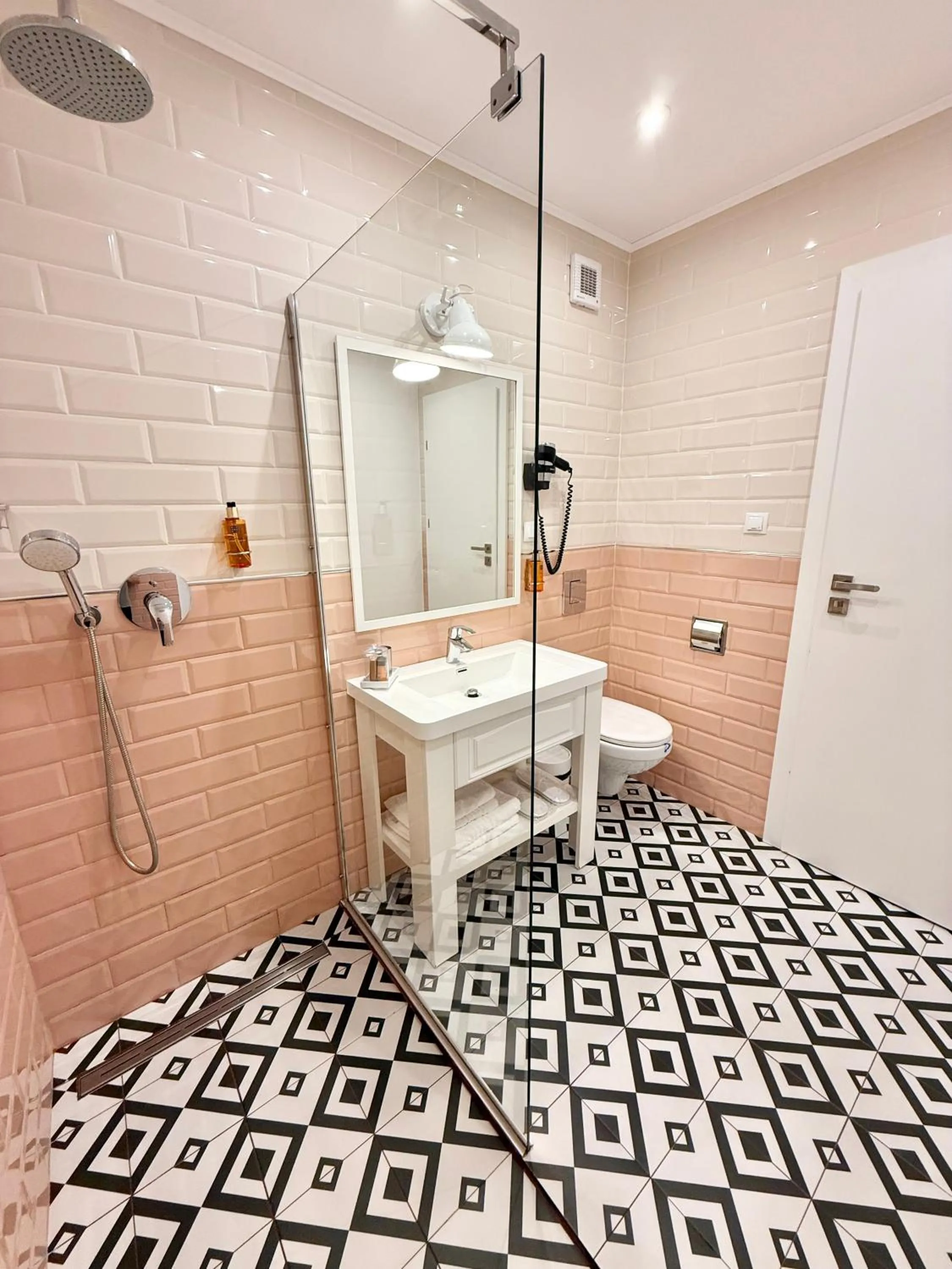 Krystal Boutique Mansion