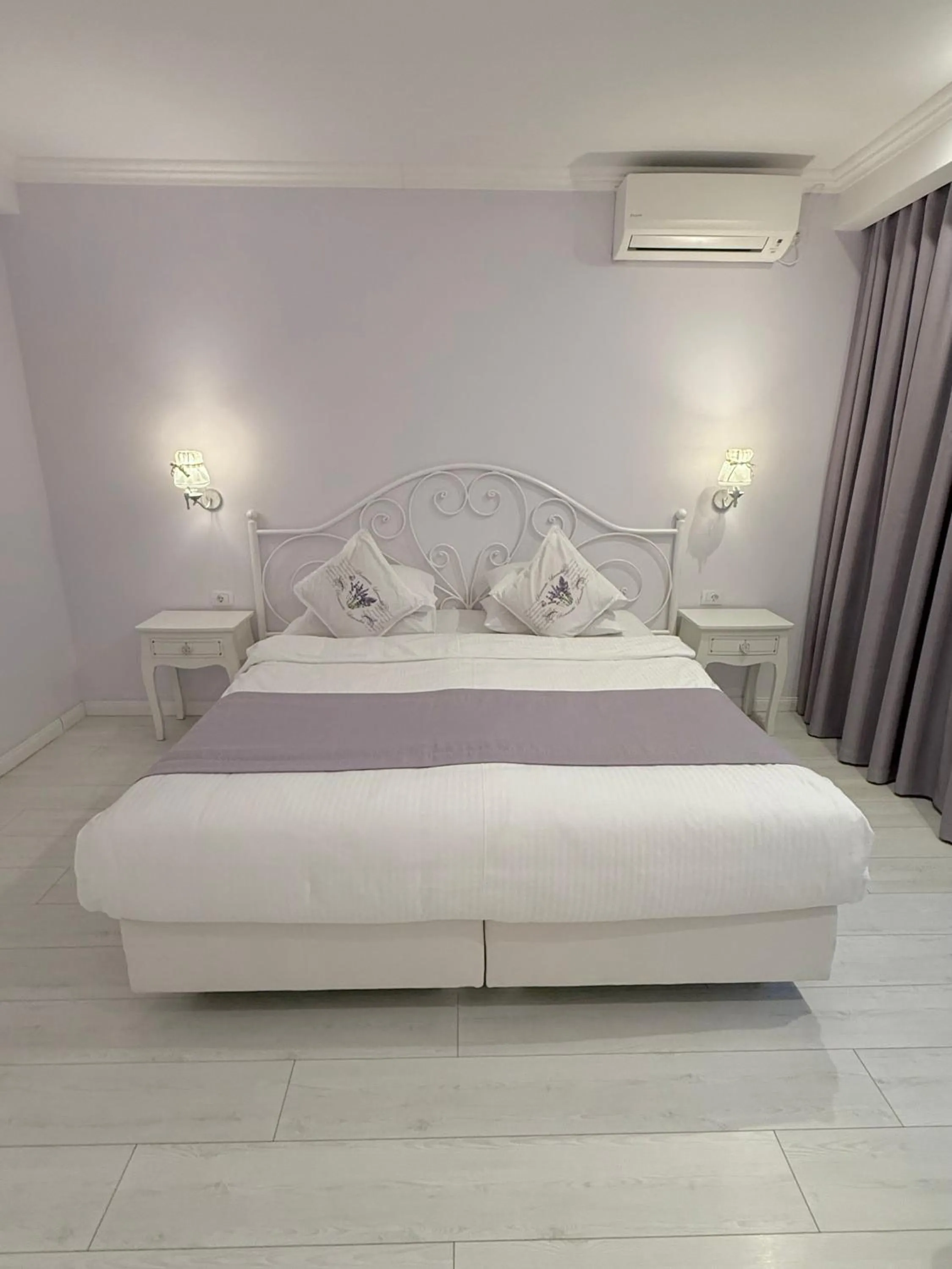 Bed in Krystal Boutique Mansion