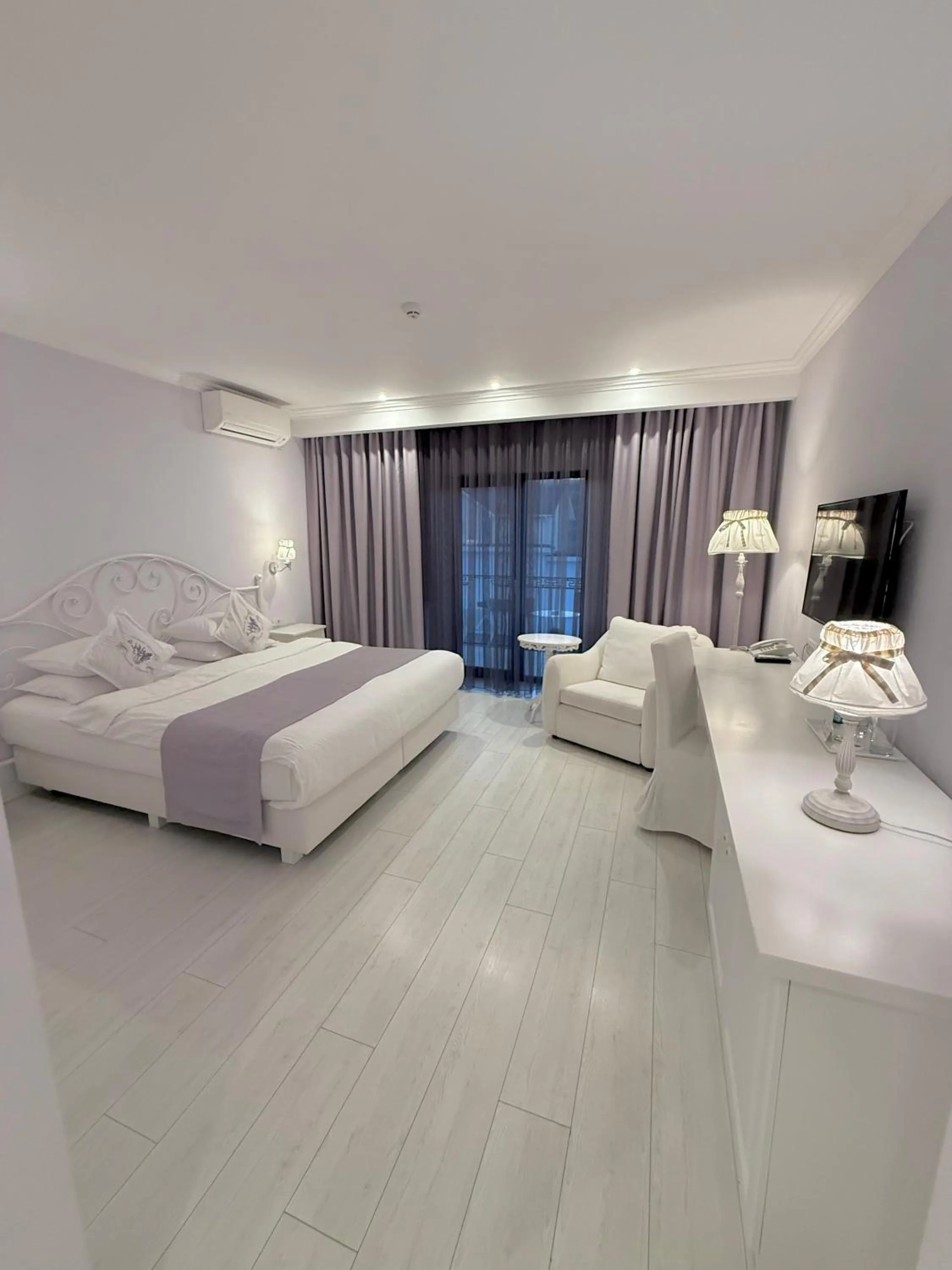 Bed in Krystal Boutique Mansion