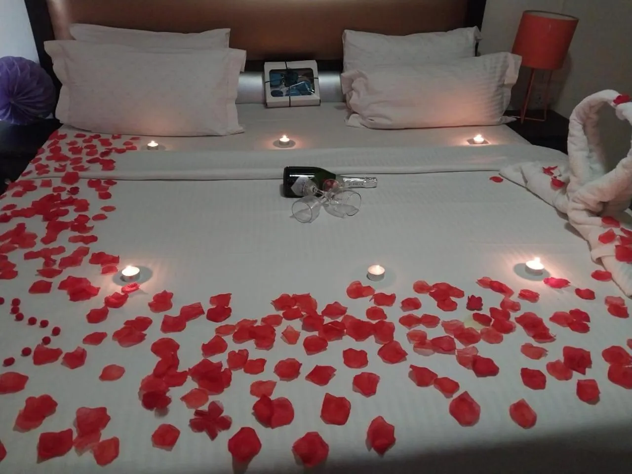 Bed in Ecotel Premier Lodge & Conference Centre