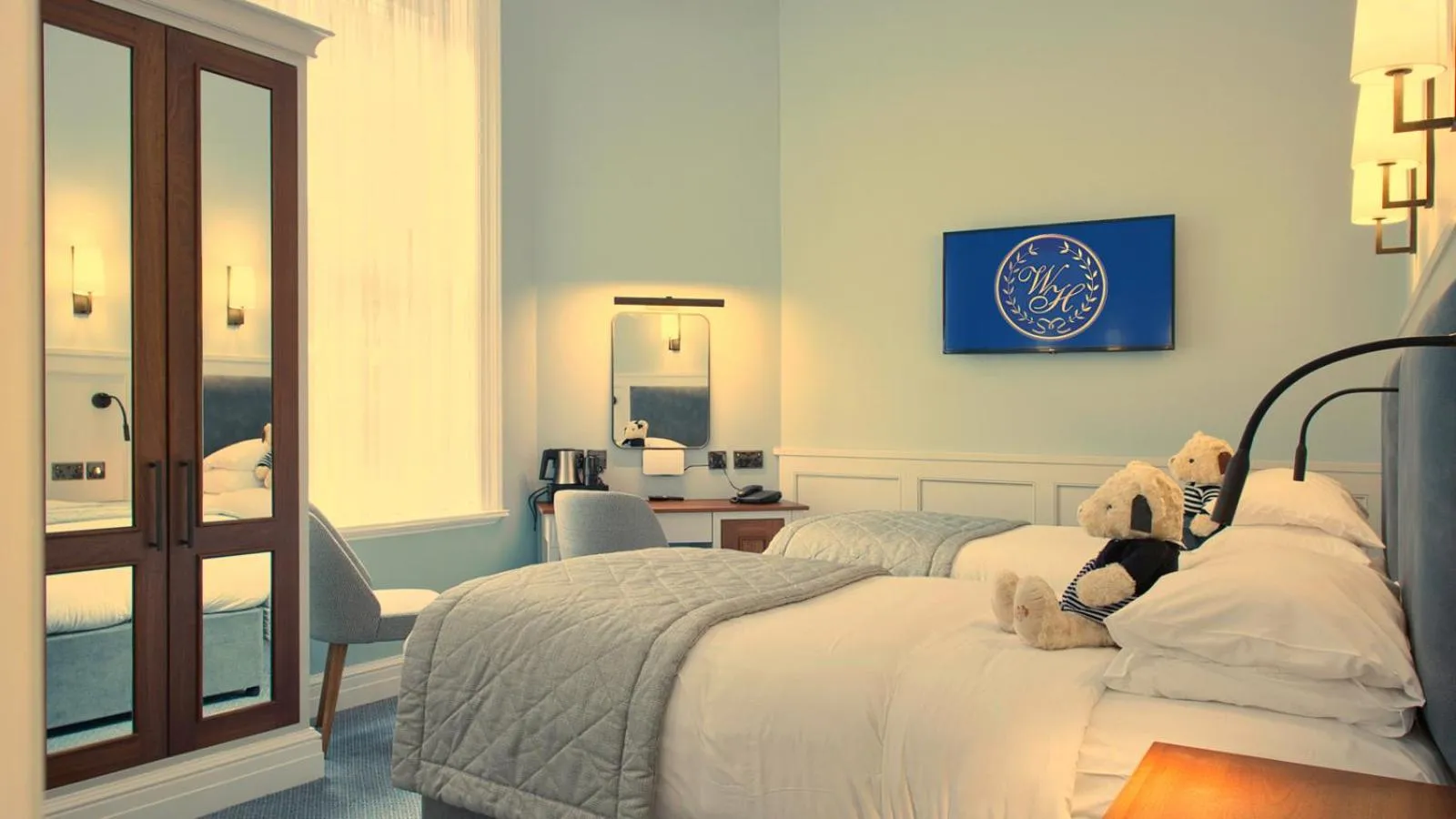 Family, Bed in Wynn's Hotel