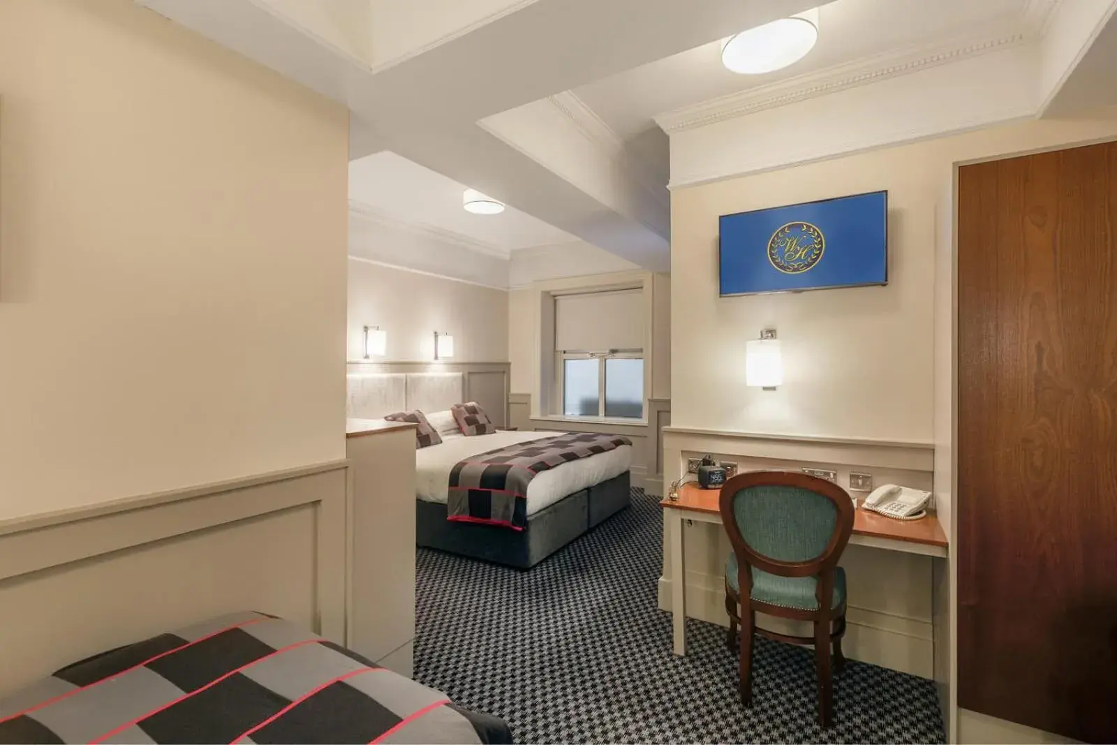 Family, Bed in Wynn's Hotel Family, Bed in Wynn's Hotel