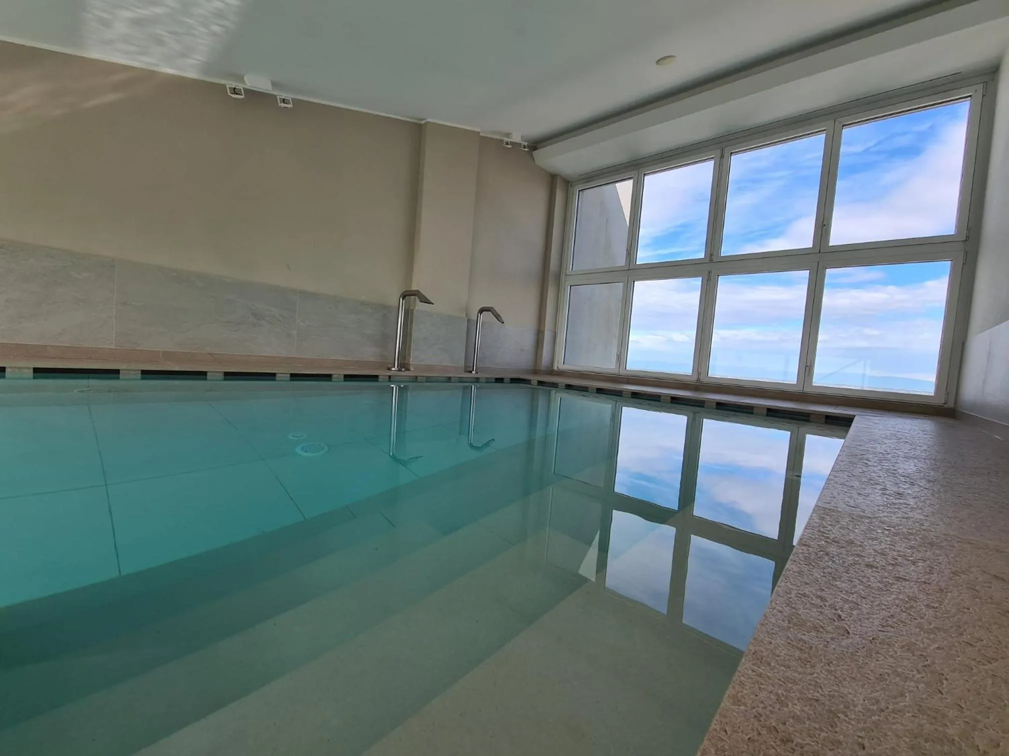 Hot Tub in Hesperia Hotel & Residence