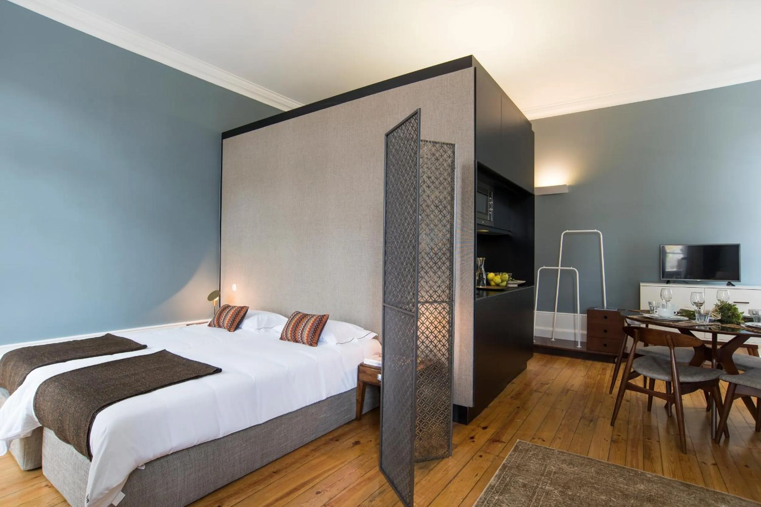 Photo of the whole room, Bed in bnapartments Carregal