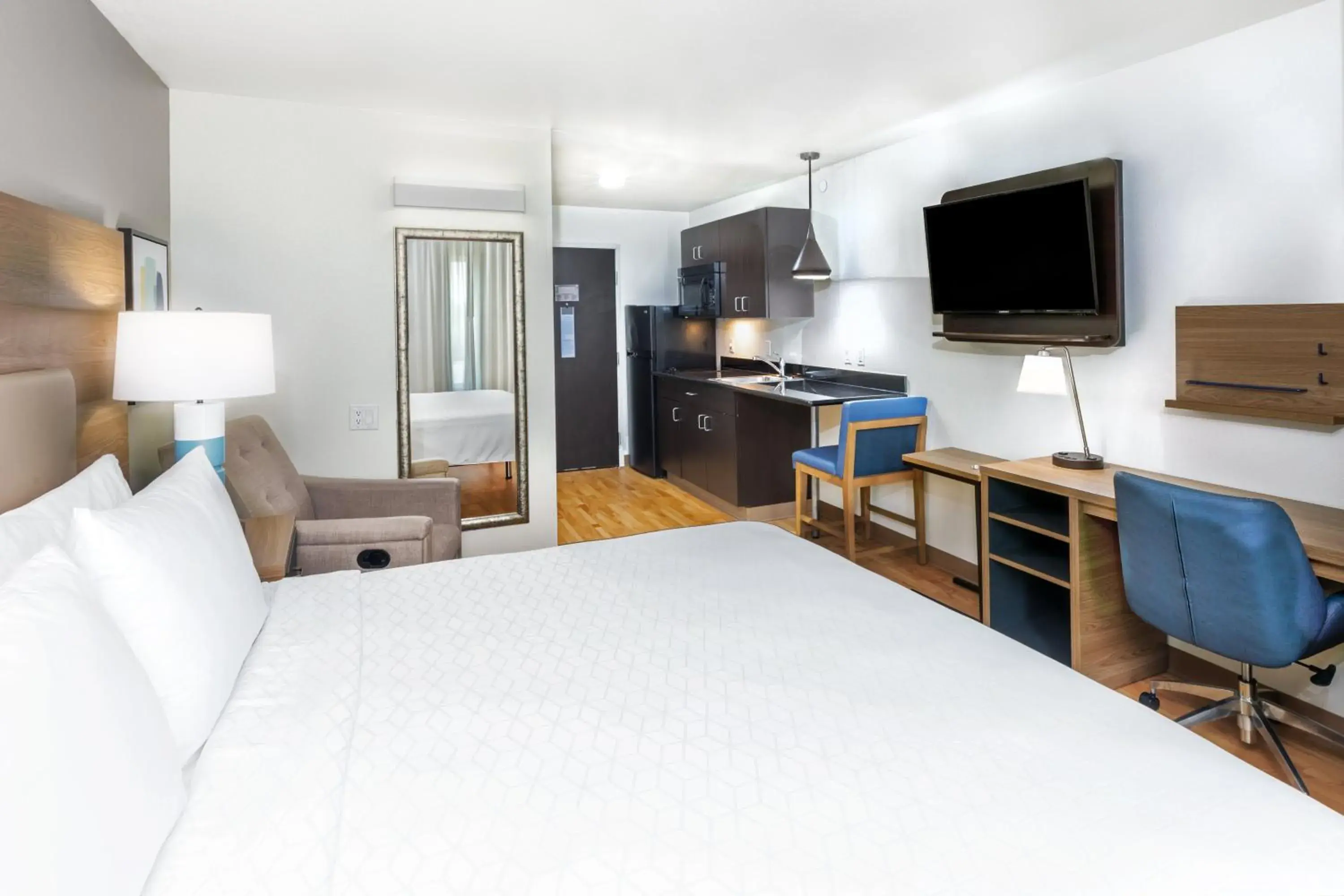 Photo of the whole room, Bed in Candlewood Suites - Muskogee by IHG Photo of the whole room, Bed in Candlewood Suites - Muskogee by IHG