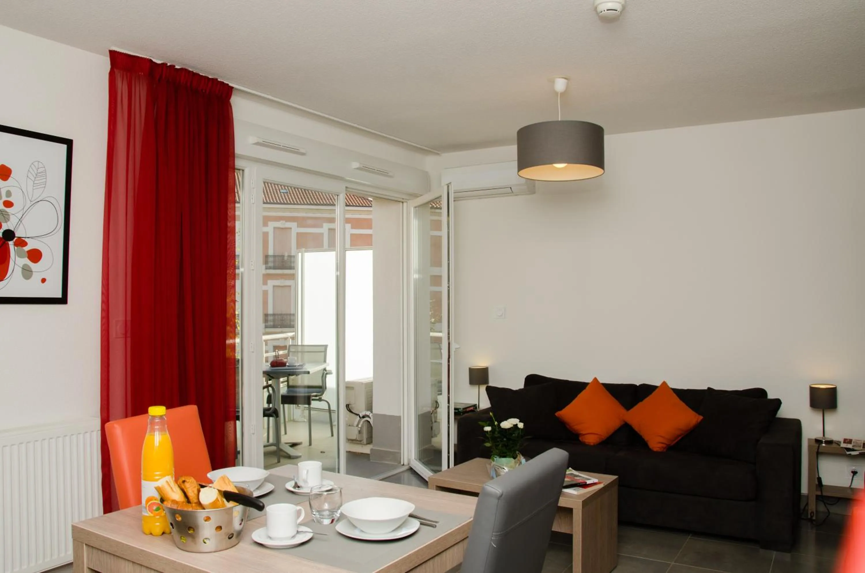 Dining area in Résidence Ambroise Paré