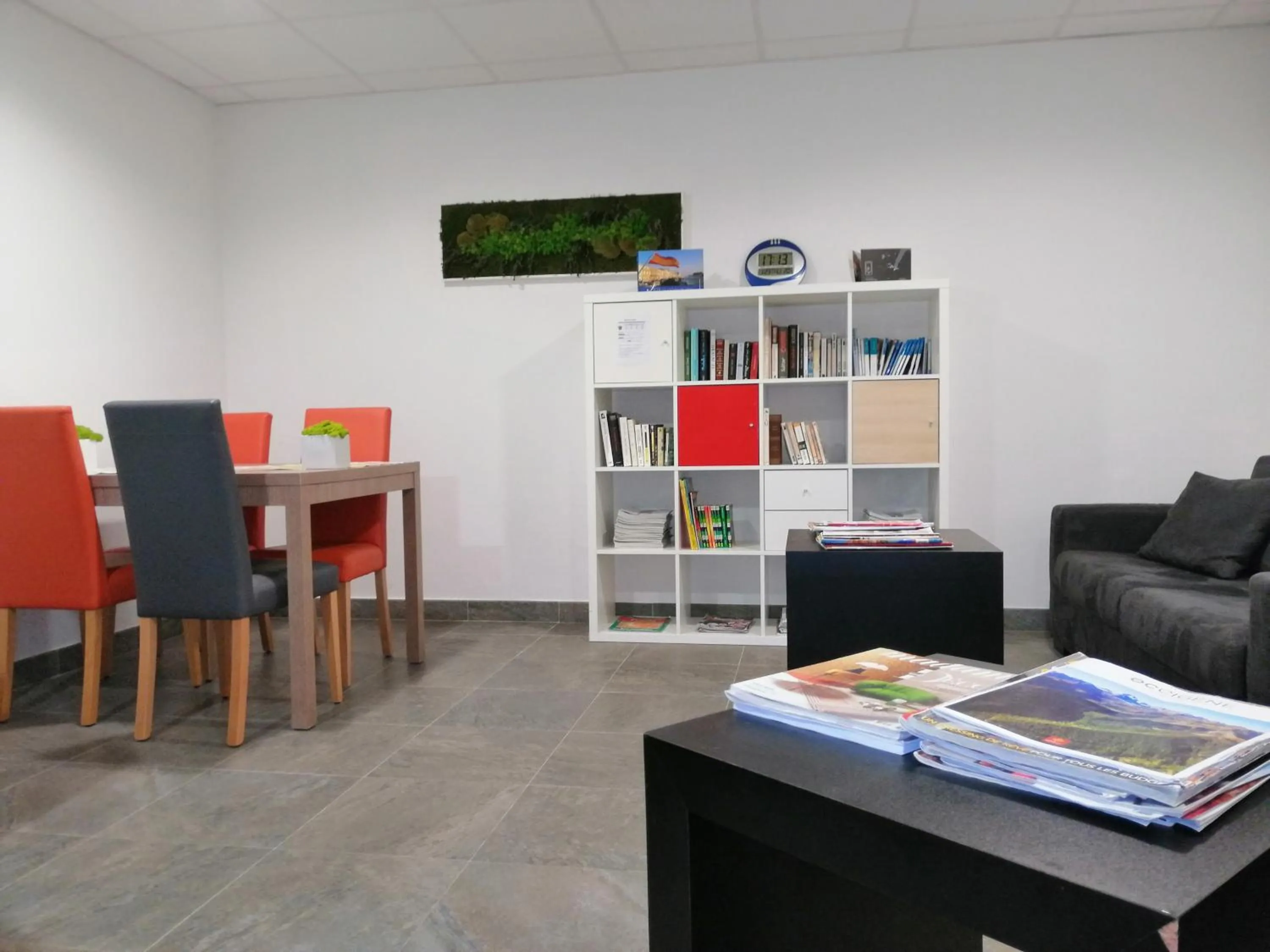 Communal lounge/ TV room in Résidence Ambroise Paré